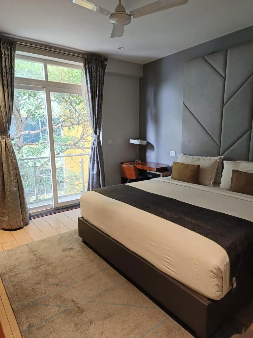Elite Room with Balcony - single occupancy in De Mandarin