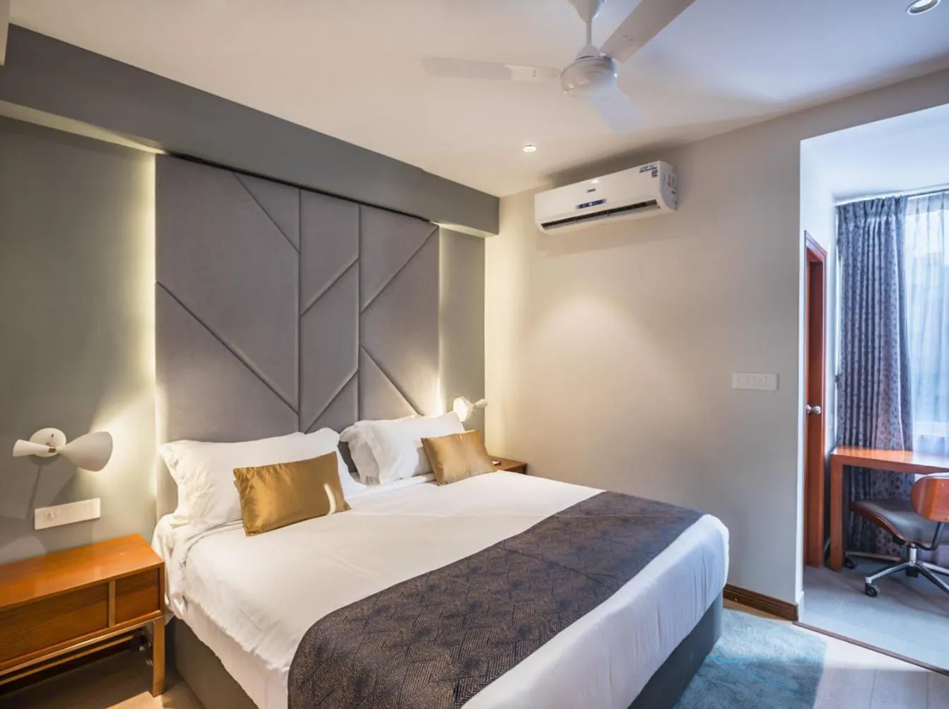 Comfy Room with Balcony in De Mandarin