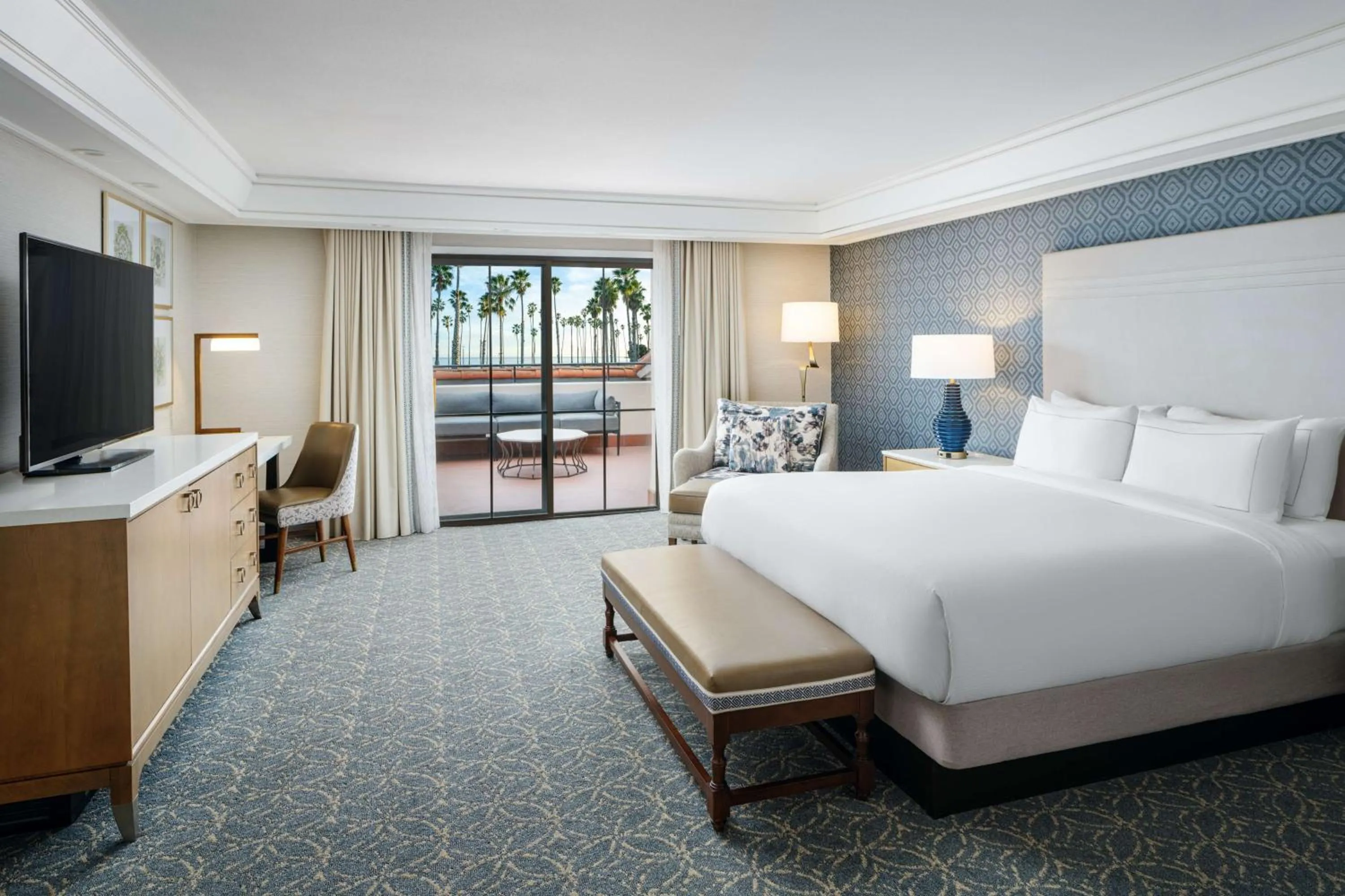 King Suite with Ocean View in Hilton Santa Barbara Beachfront Resort
