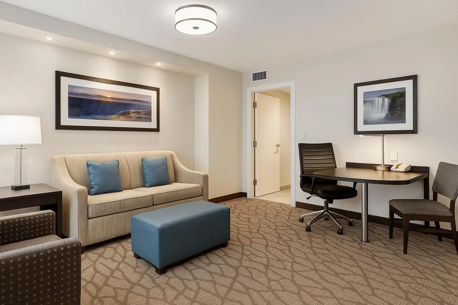 King Suite with City View in Embassy Suites by Hilton Niagara Falls/ Fallsview