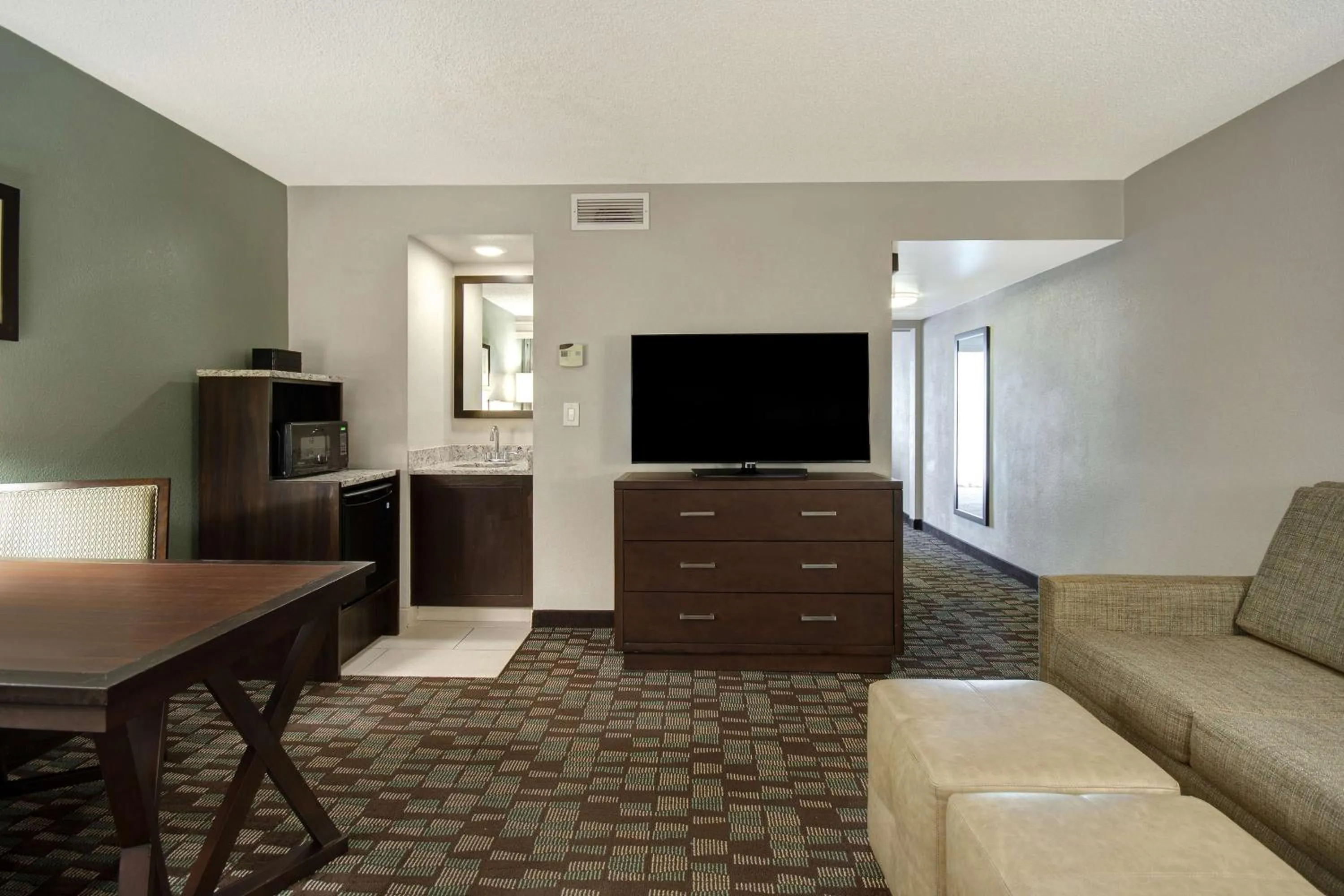 One-Bedroom King Suite - Mobility/Hearing Accessible in Embassy Suites by Hilton Jacksonville Baymeadows