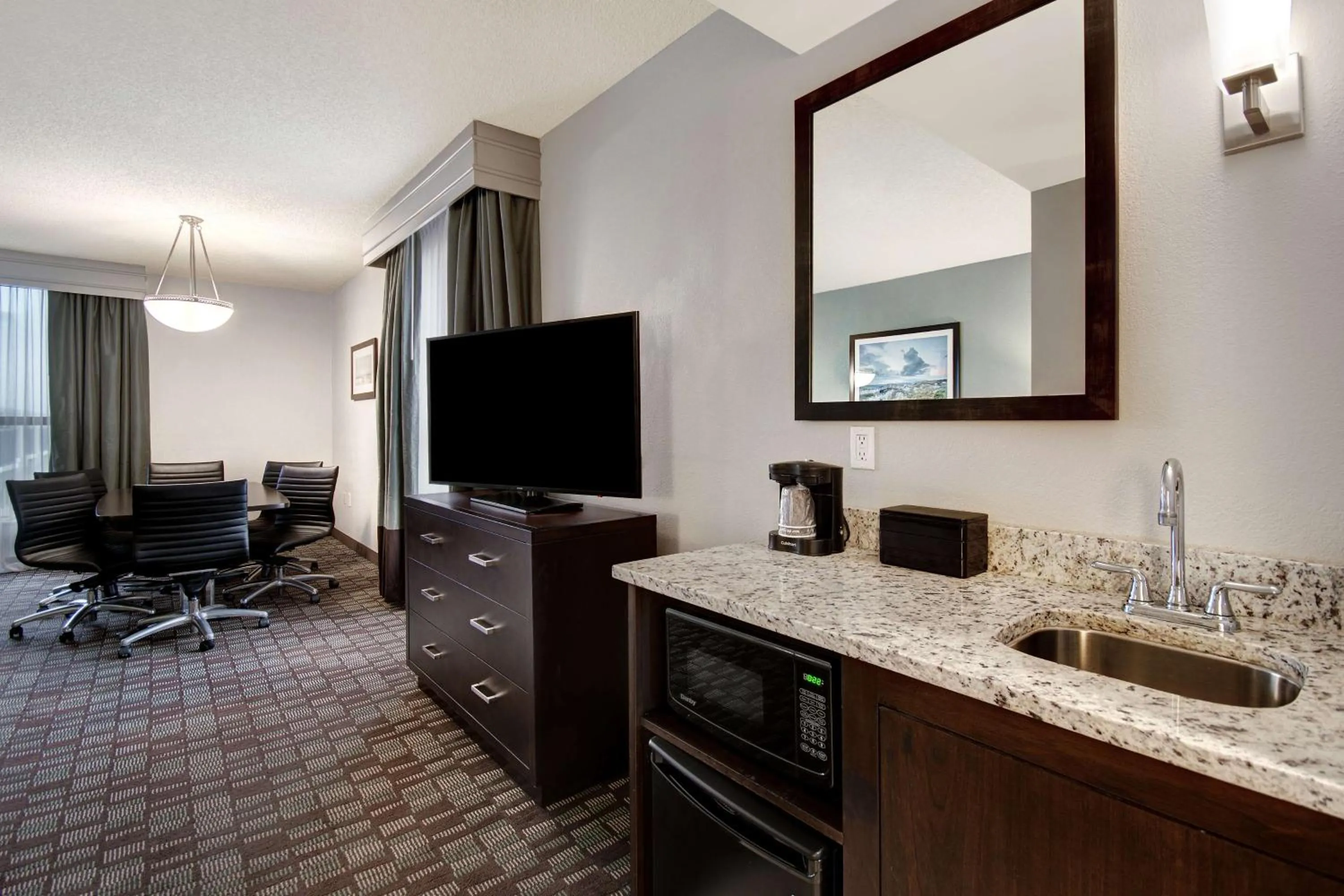 Executive King Suite - South Wing in Embassy Suites by Hilton Jacksonville Baymeadows