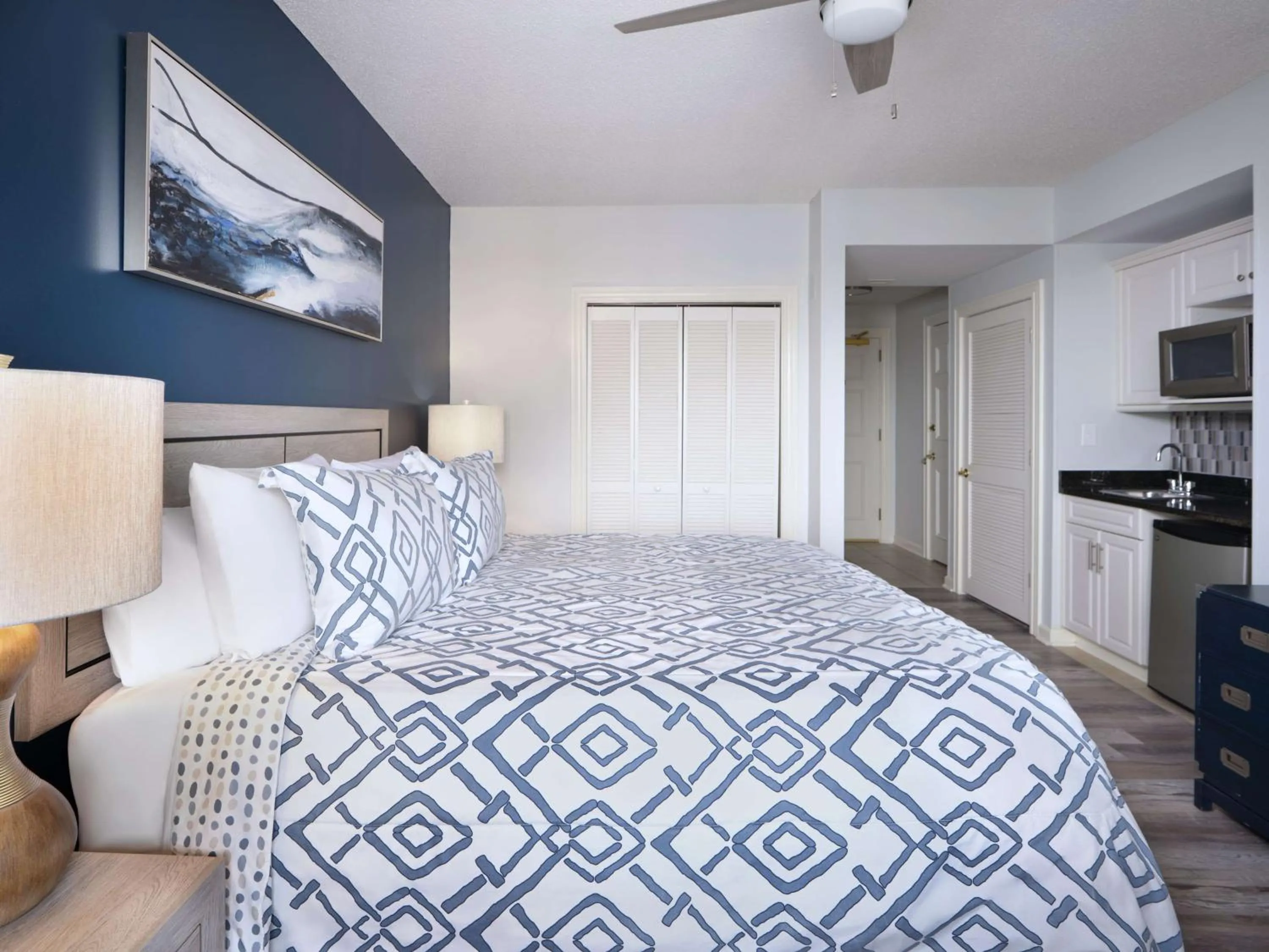 King Room with Ocean View in Royale Palms Condominiums