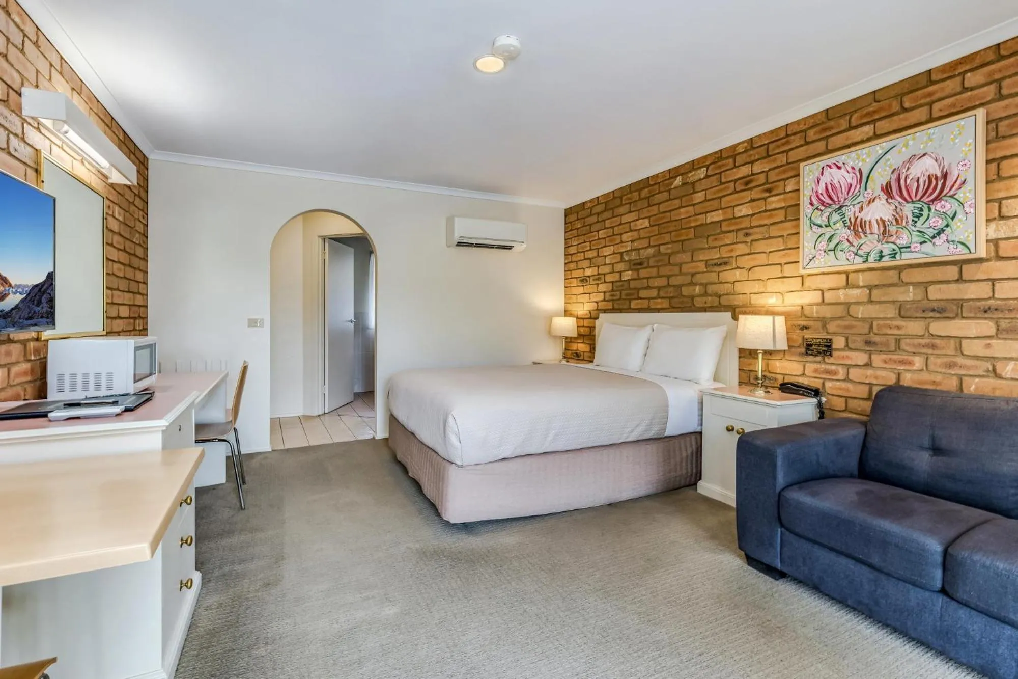 Standard Double Room - single occupancy in Golden Square Motor Inn