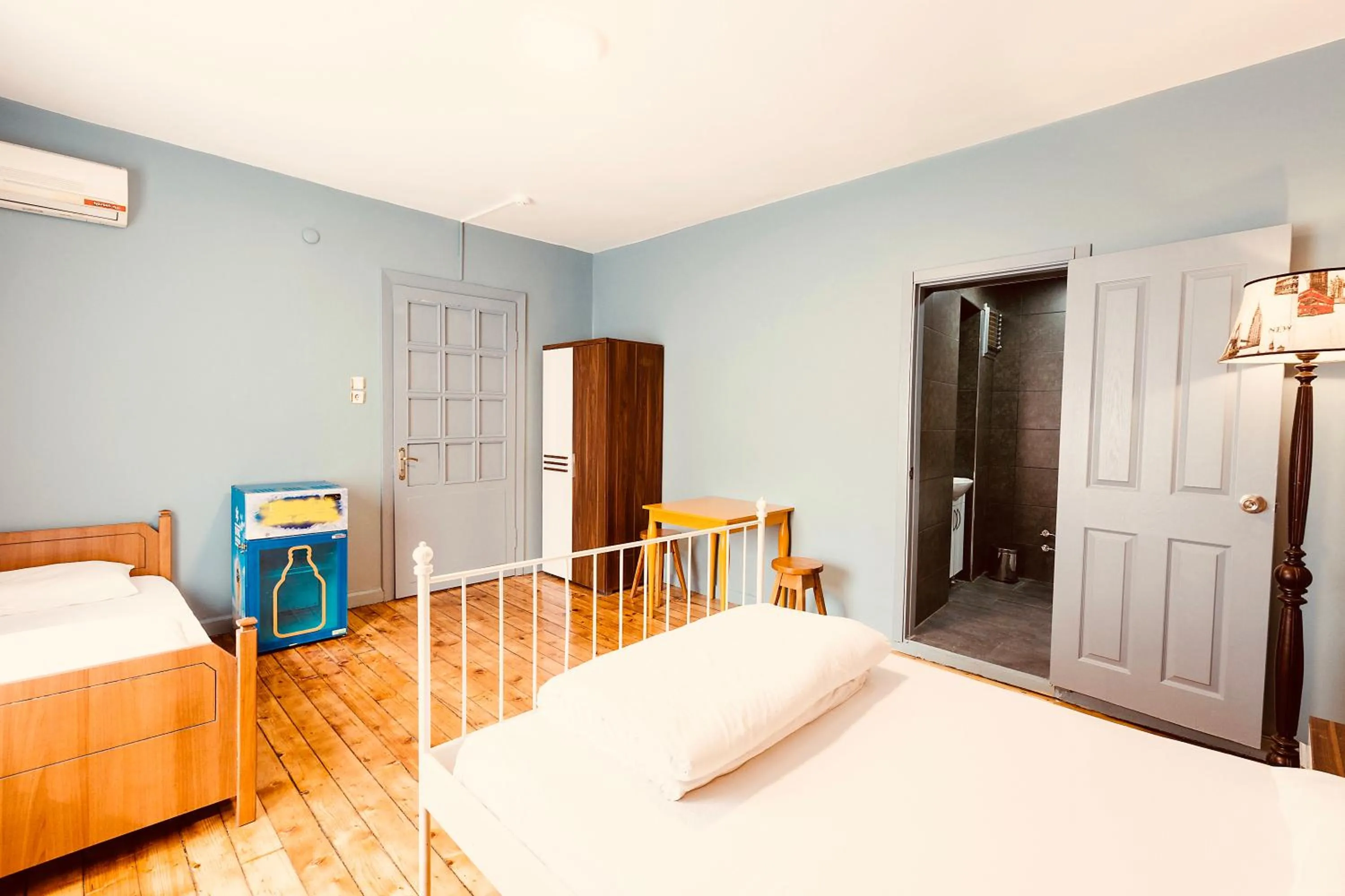 Executive Triple Room in Cheers Midtown Hostel