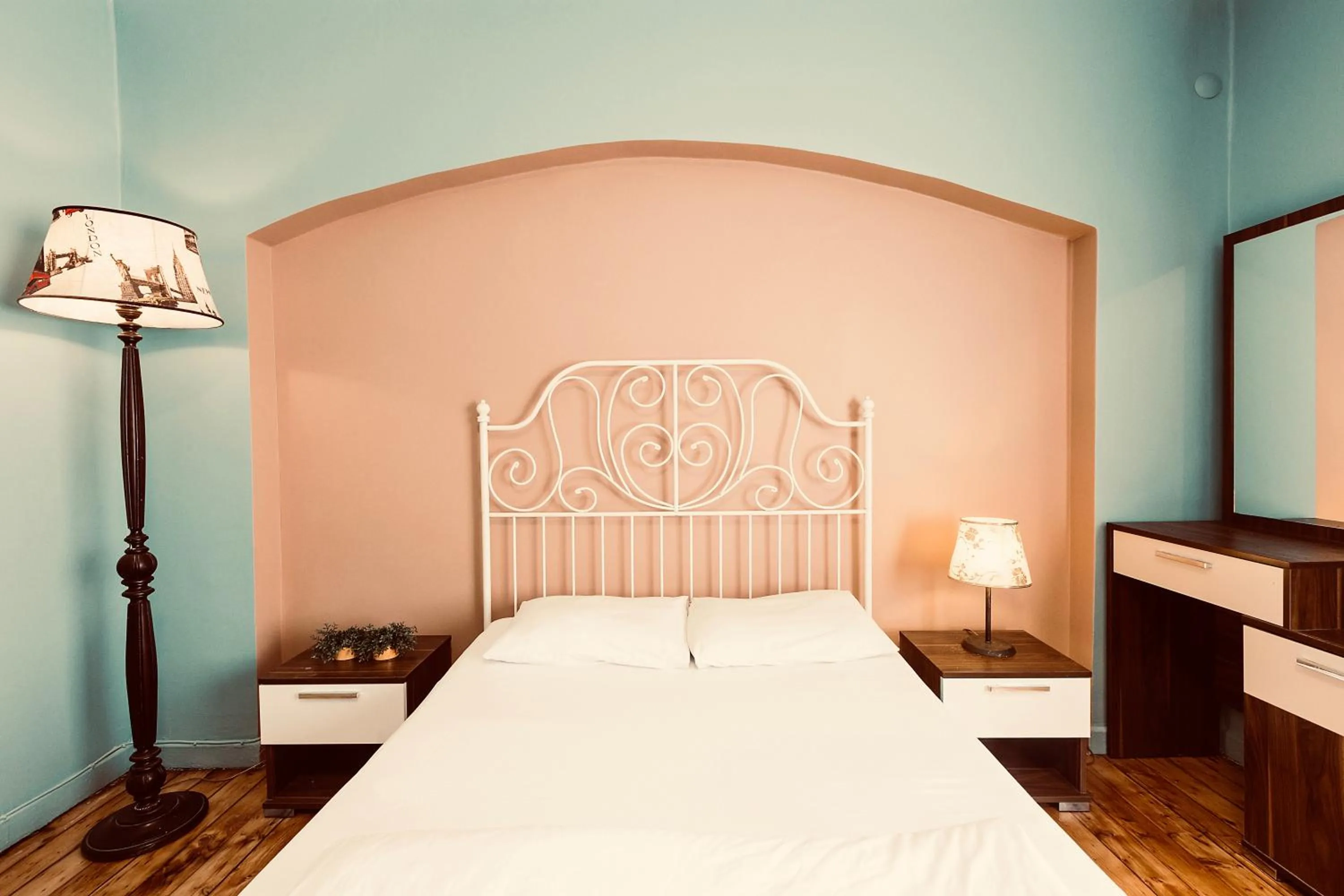 Superior Double Room with City View in Cheers Midtown Hostel