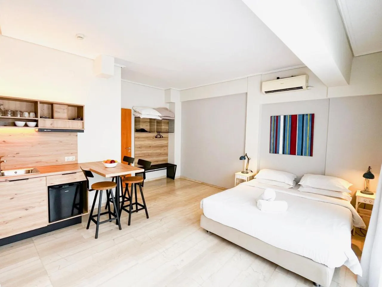 Delux Family Studio with Kitchenette and Balcony in Athens Studios