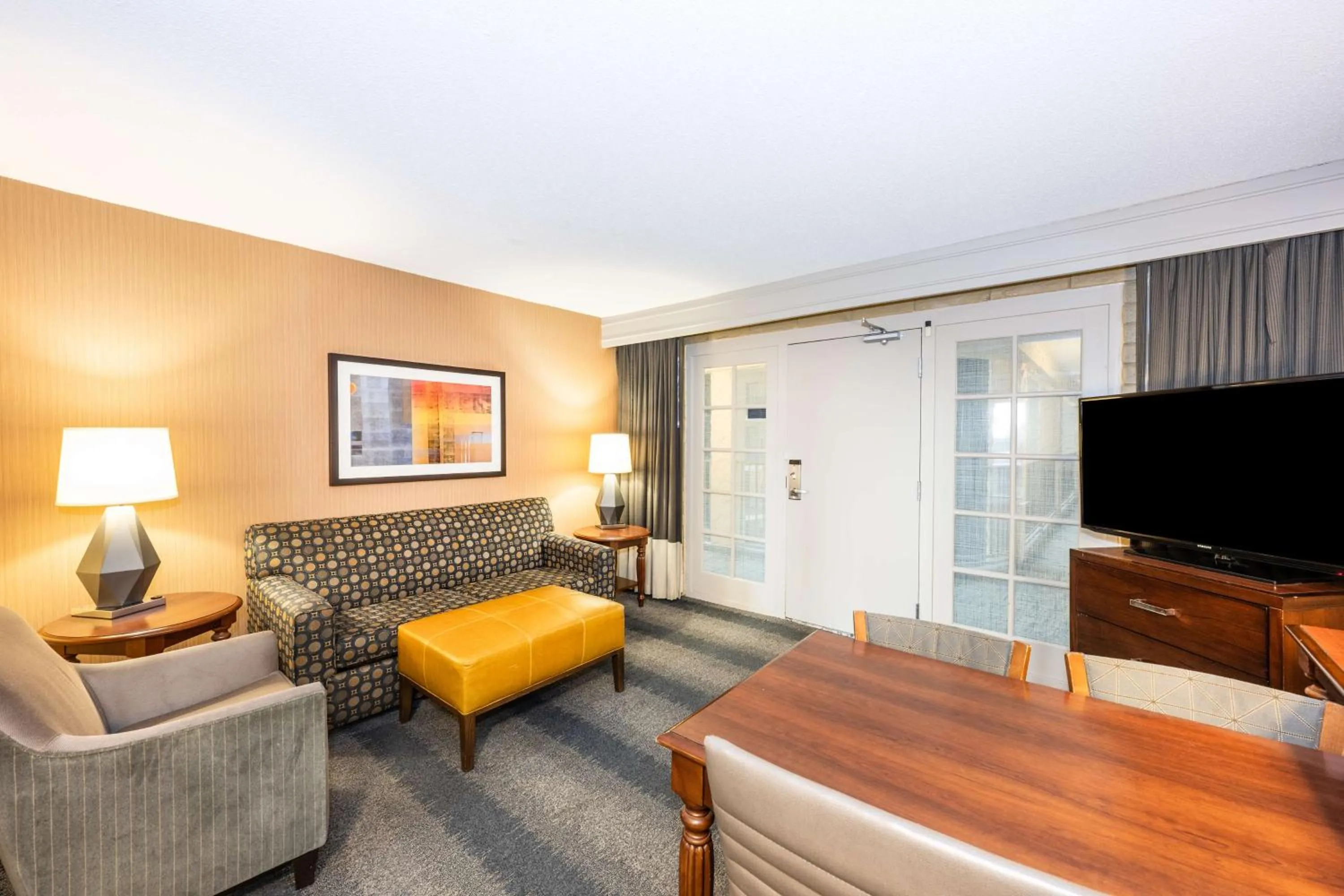 Two-Room Queen Suite with Two Queen Beds in Embassy Suites by Hilton Bloomington/Minneapolis