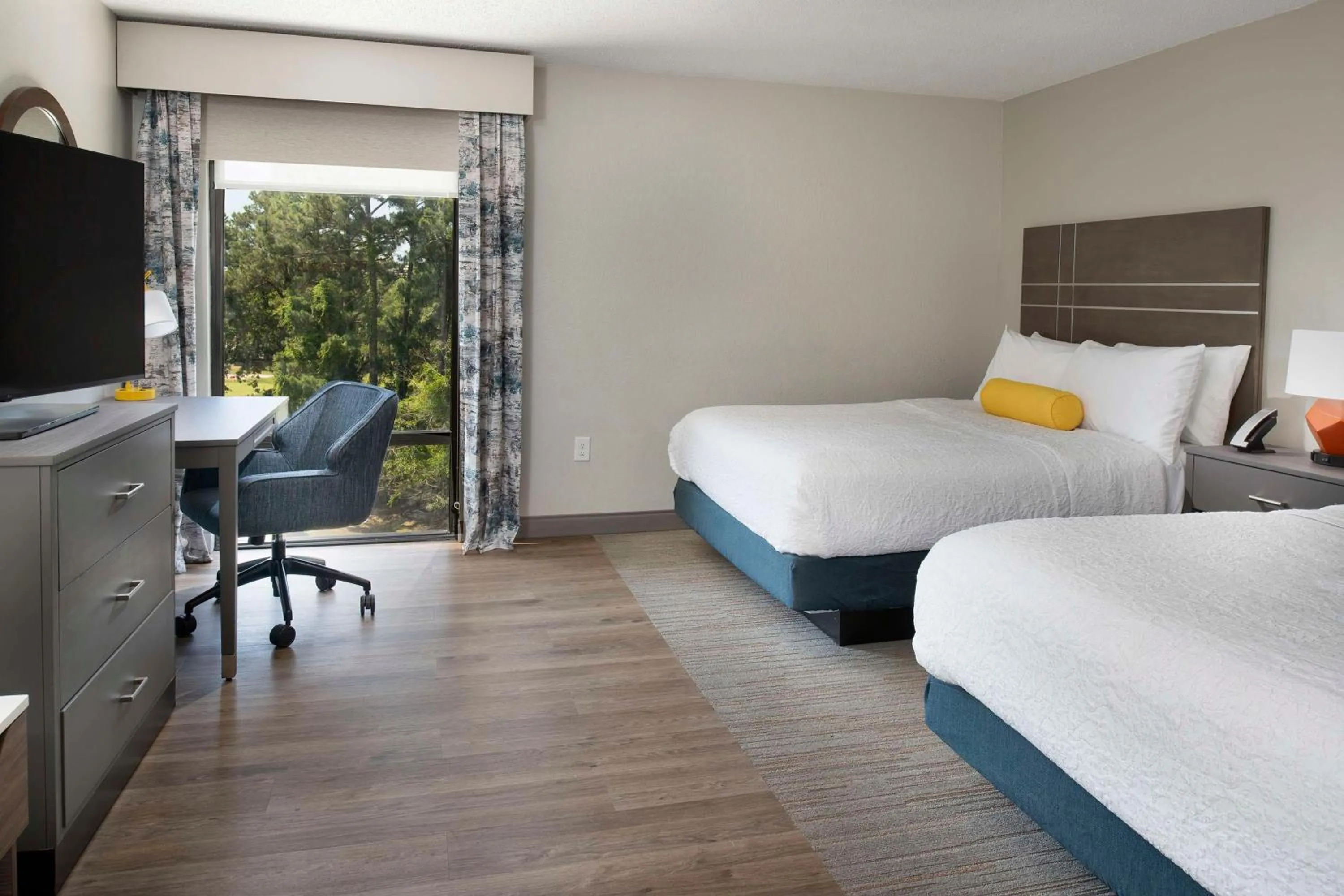 Two Queen Suite with Sofa Bed Non-Smoking in Hampton Inn Northwood