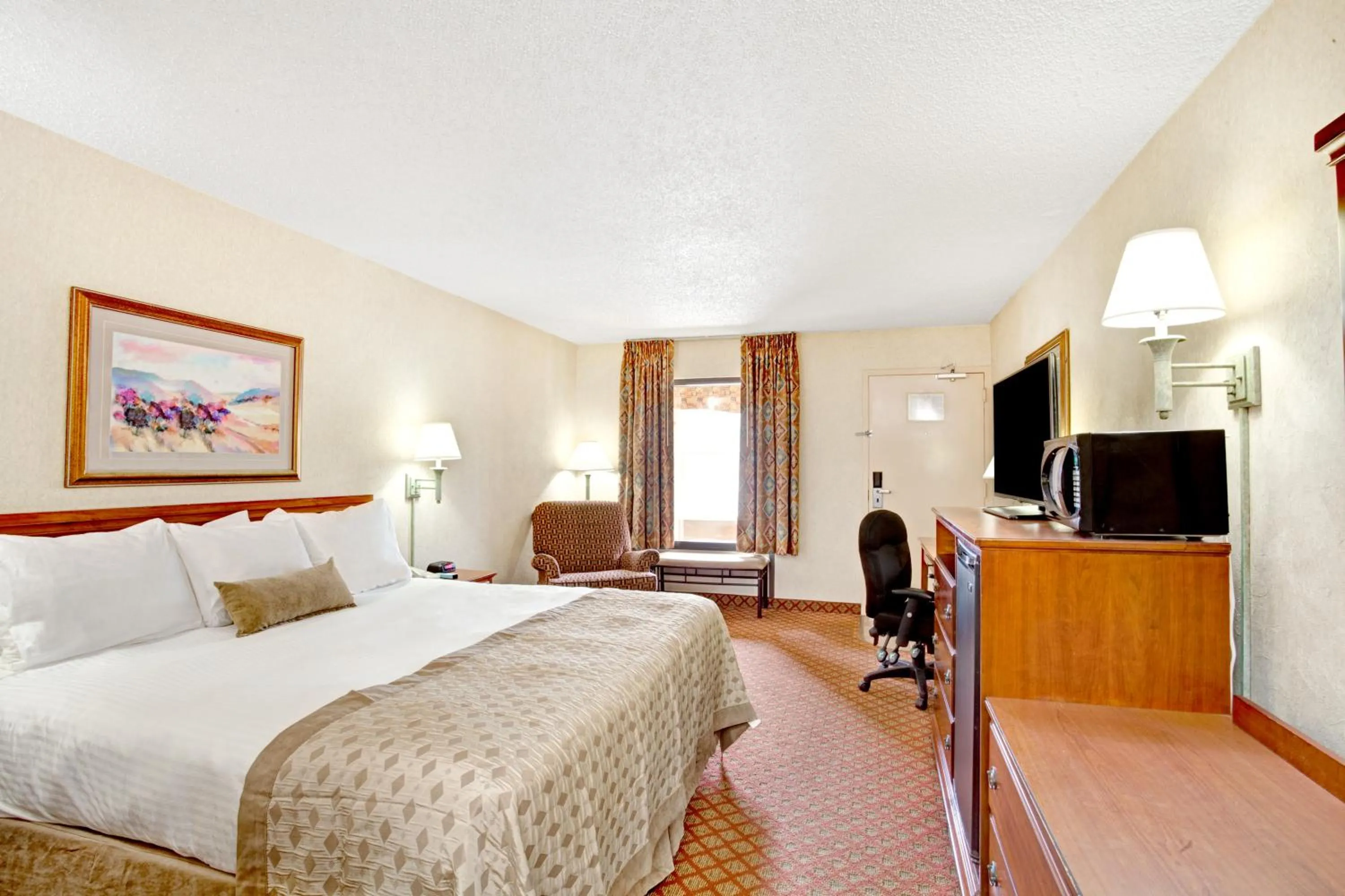 King Room - Non-Smoking in Ramada by Wyndham West Memphis