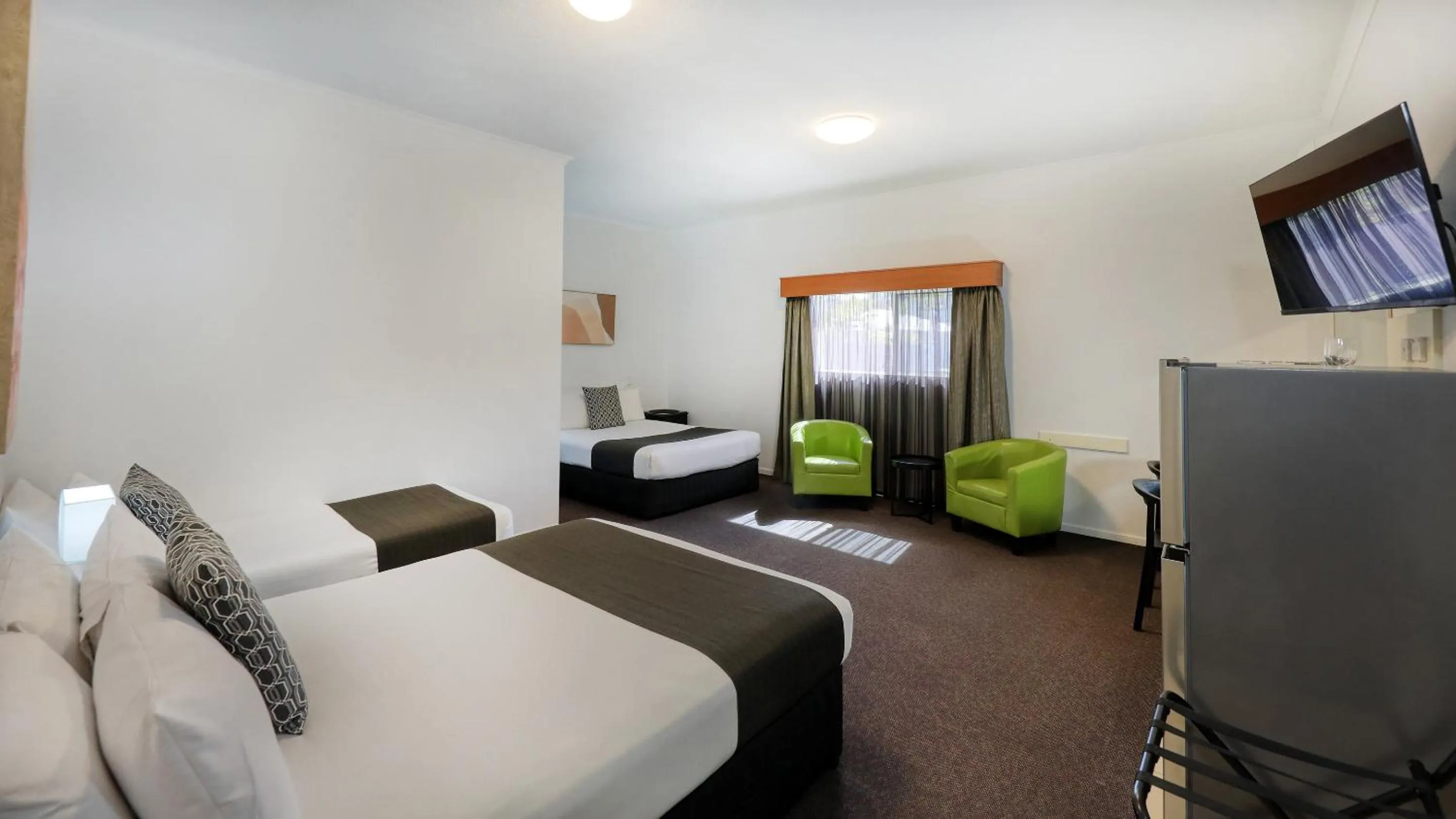 Family Room Downstairs in Best Western Caboolture Gateway Motel