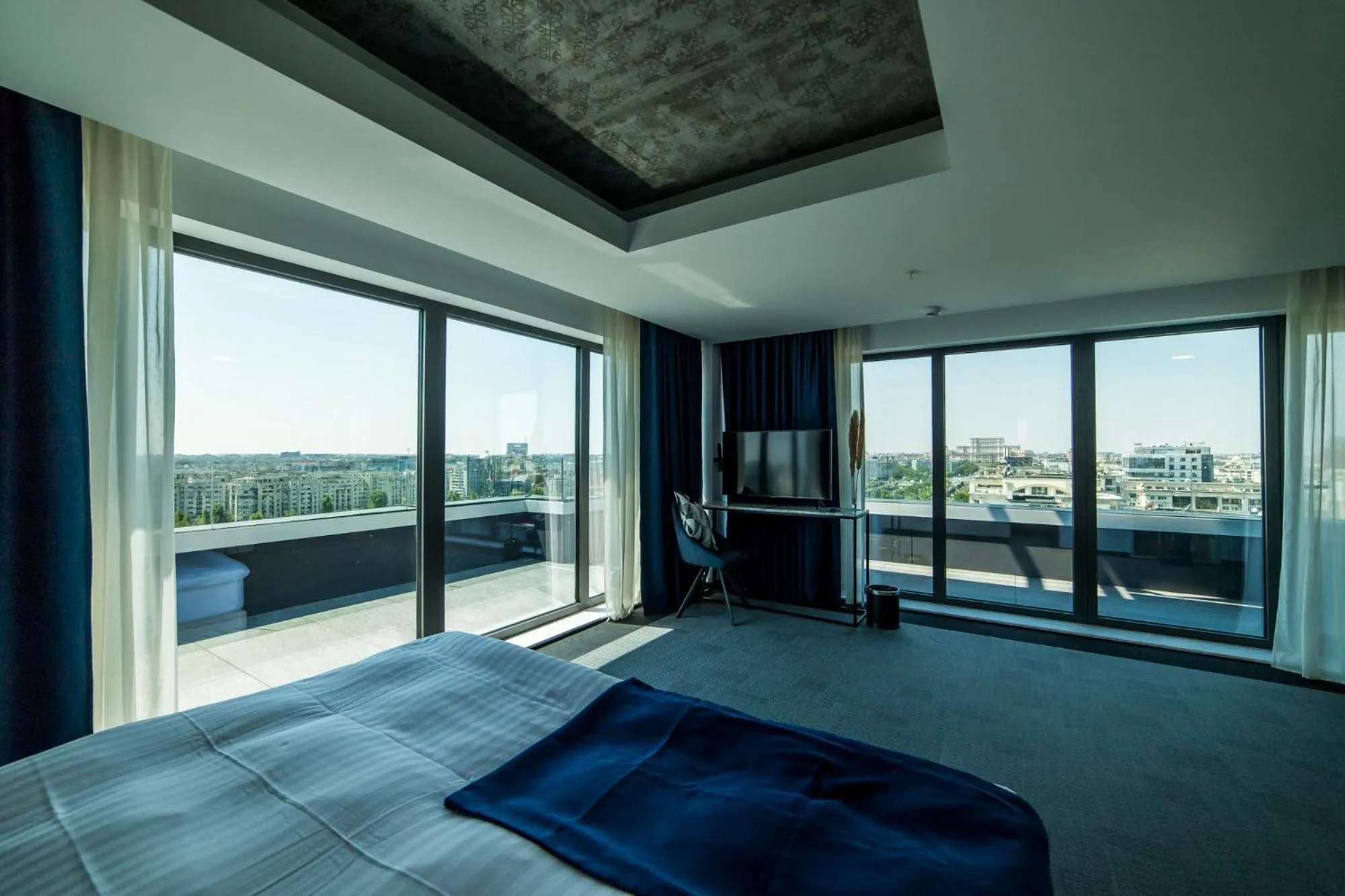 Executive Double Room with Balcony in Union Plaza Hotel