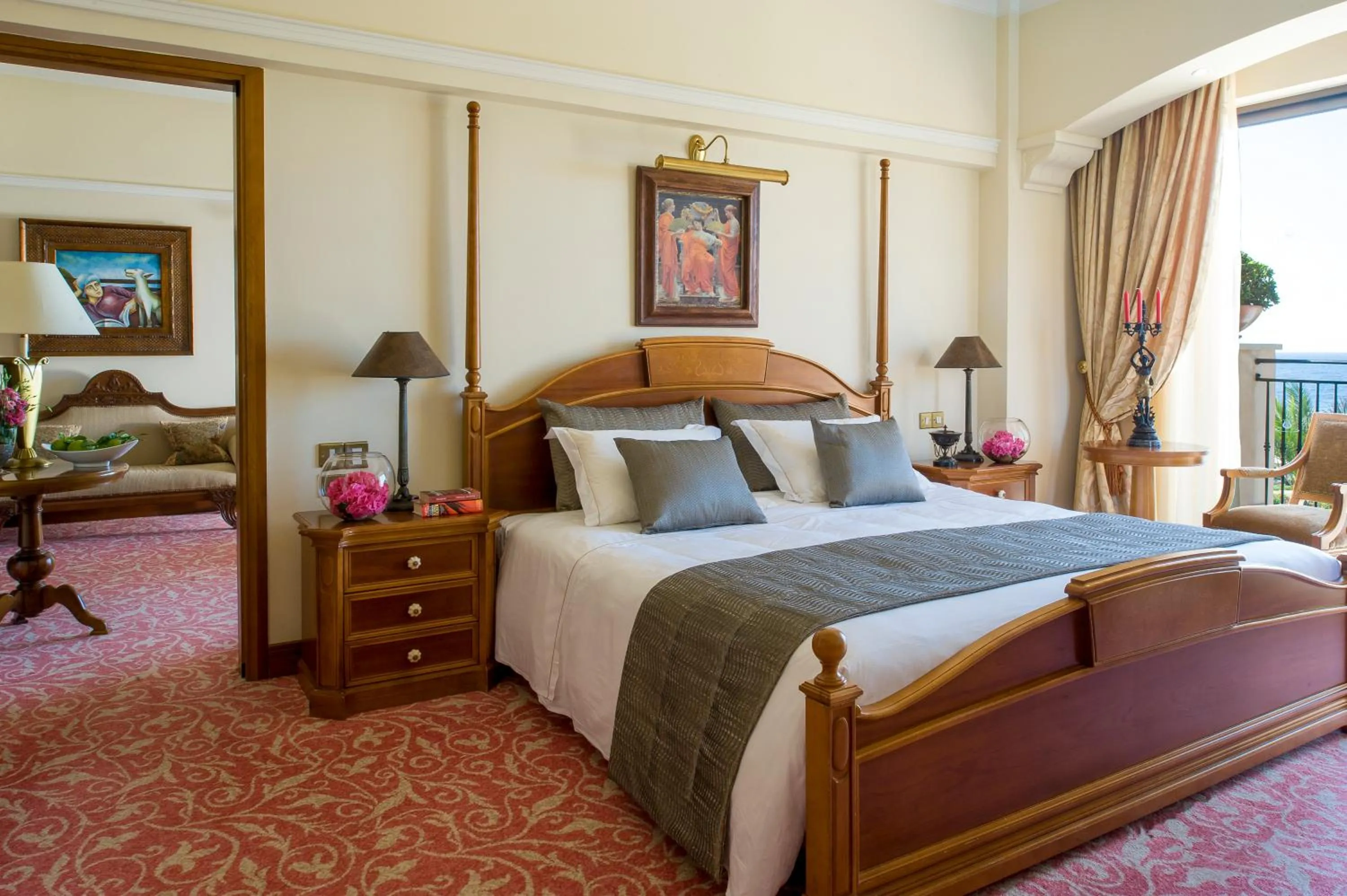 The Queen Verenikis Suite in Elysium