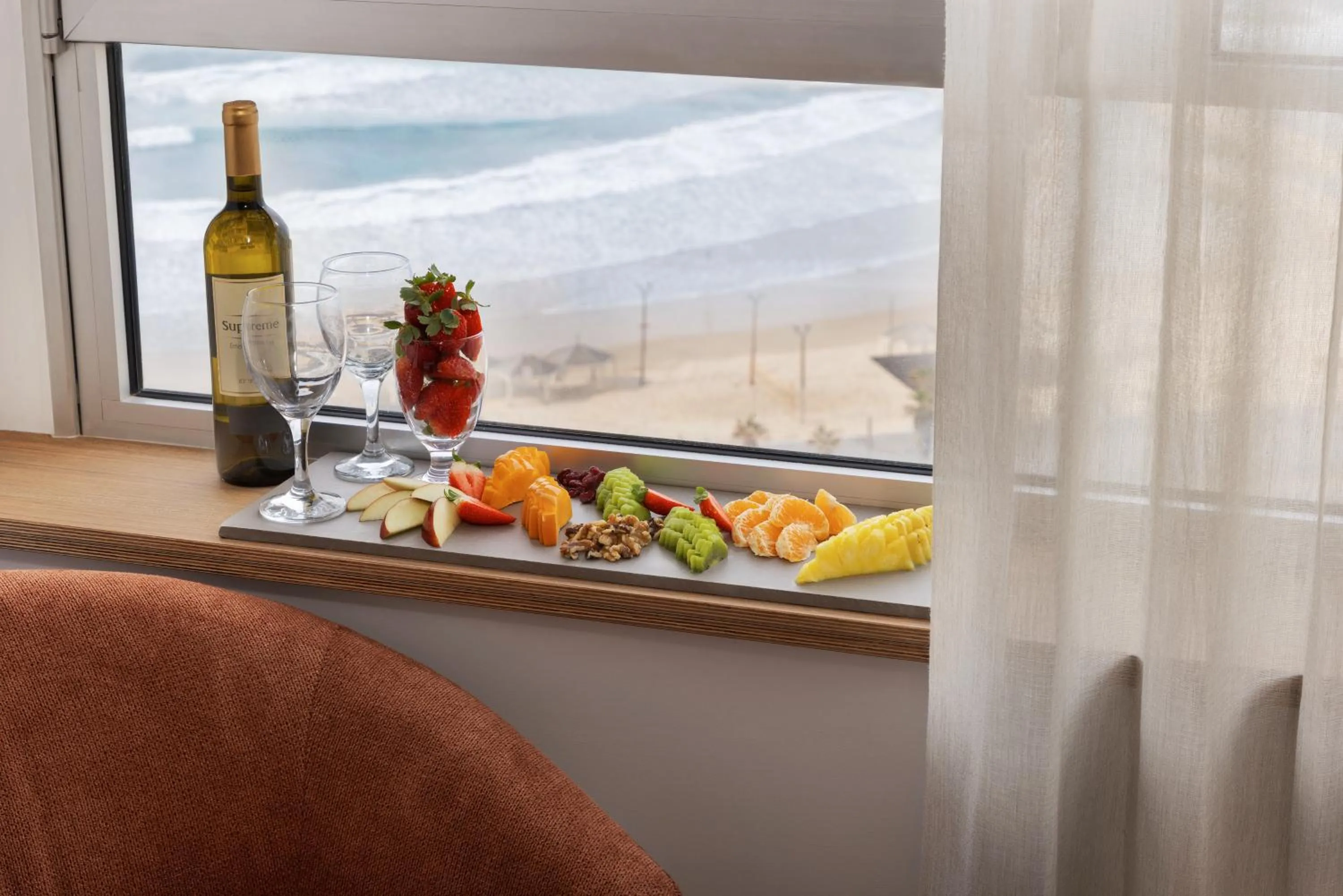 Superior Plus with Sea View in Metropolitan Hotel