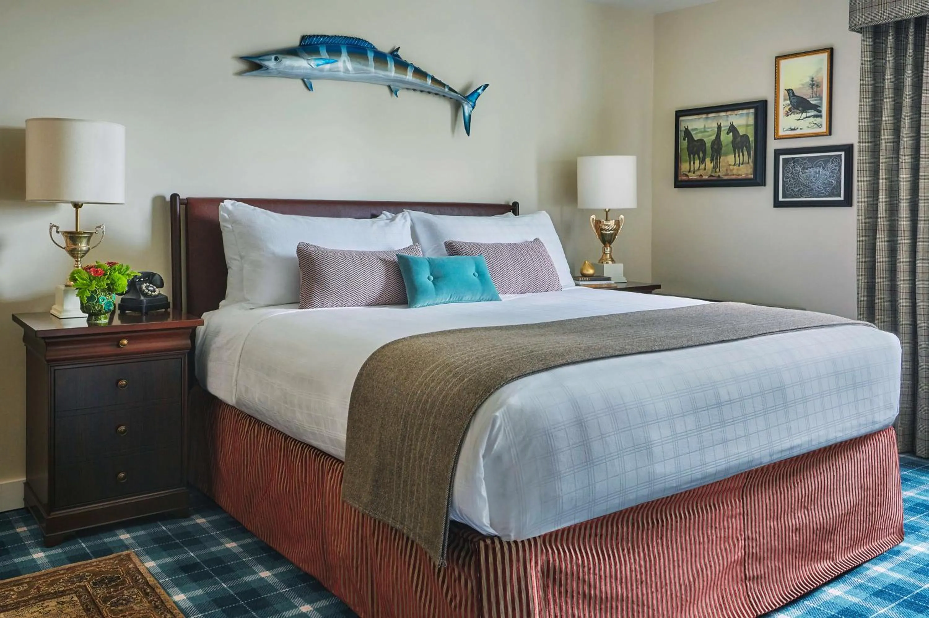 Jefferson Junior King Suite in Graduate by Hilton Charlottesville