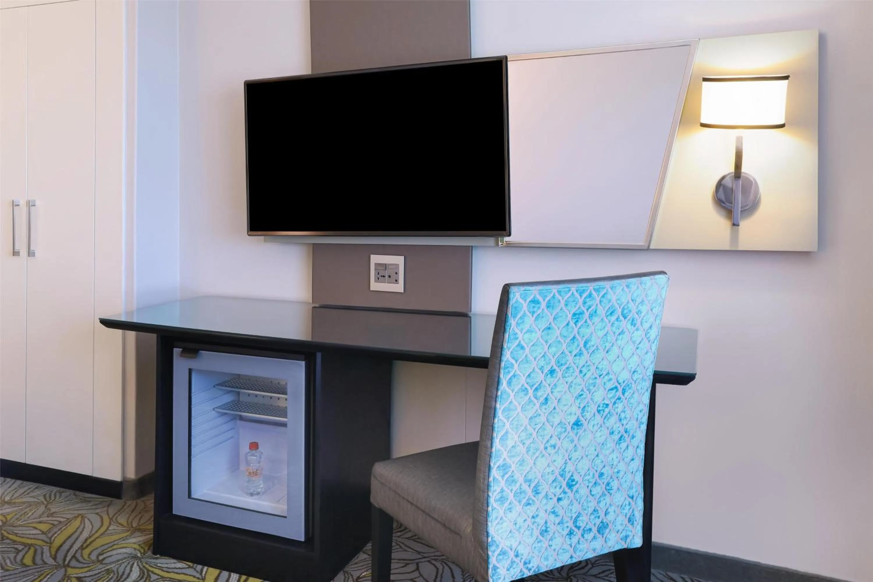 Standard Queen Room - Non-Smoking in Southern Sun Waterfront Cape Town