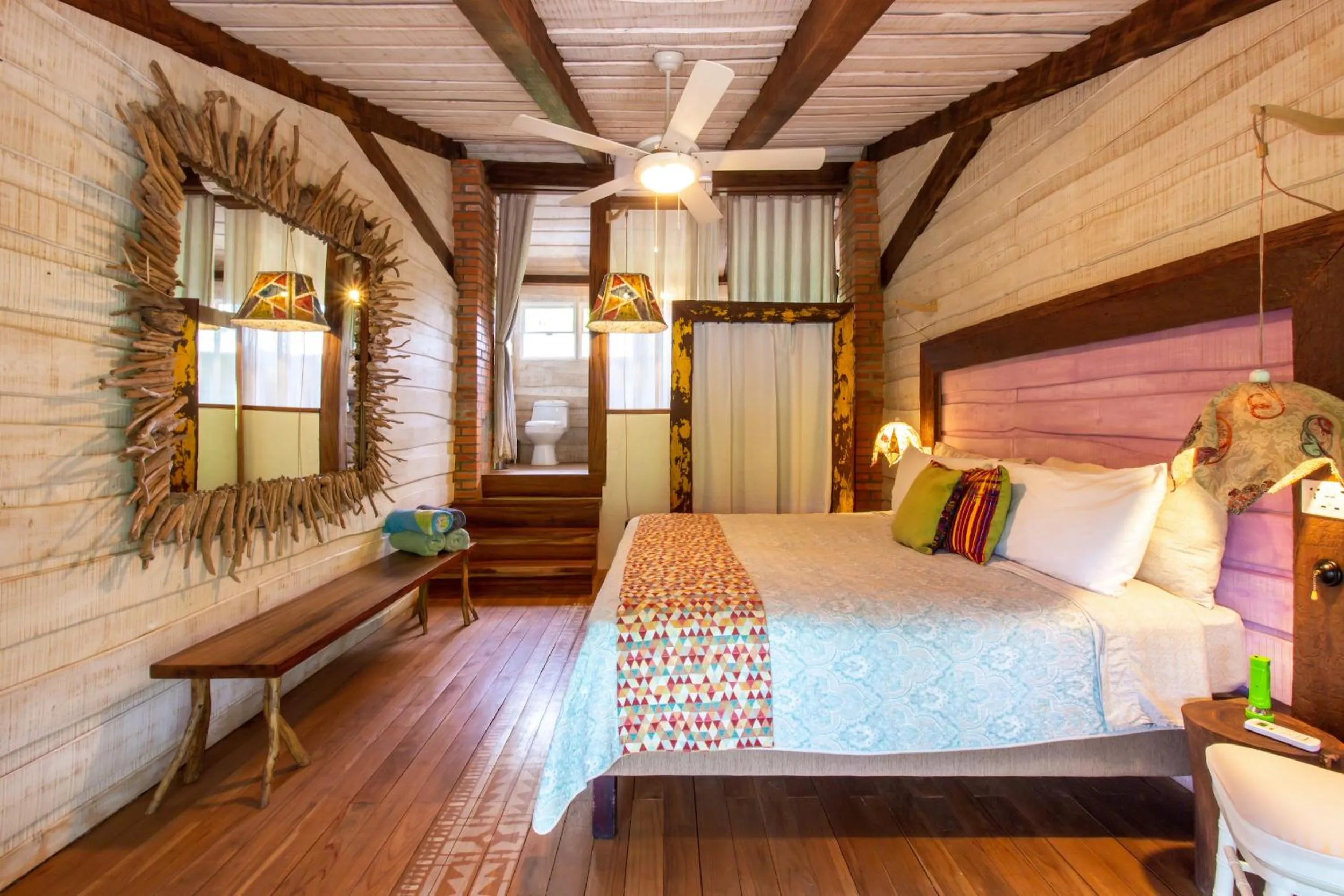 King Room - single occupancy in Latica Lodge