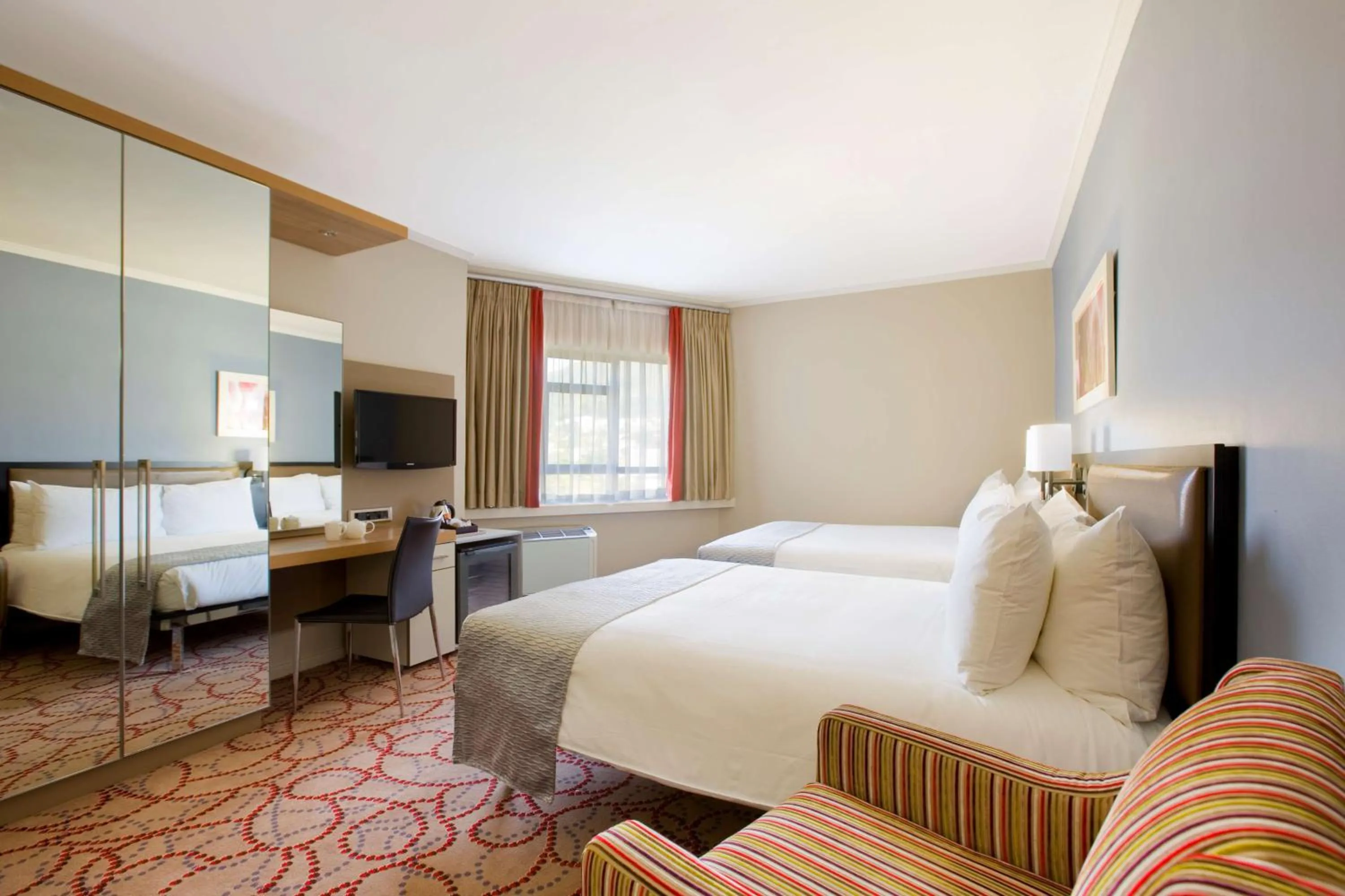 Double Room with Two Double Beds - Non-Smoking in SunSquare Cape Town Gardens