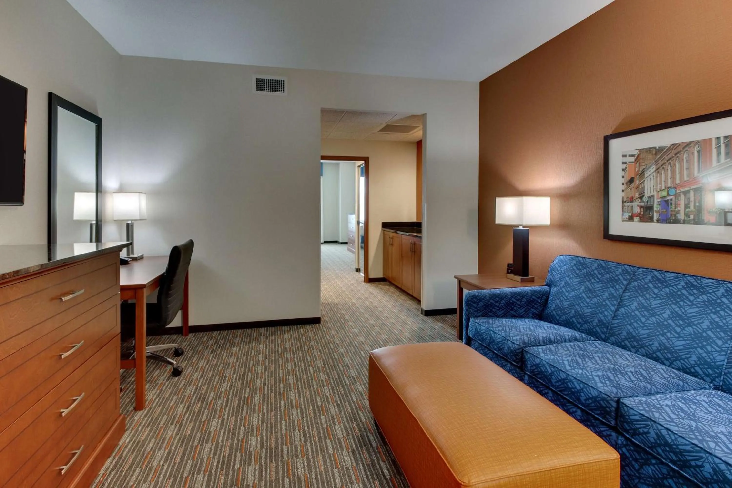 Queen Suite with Sofa Bed - Hearing Accessible in Drury Inn & Suites Knoxville West