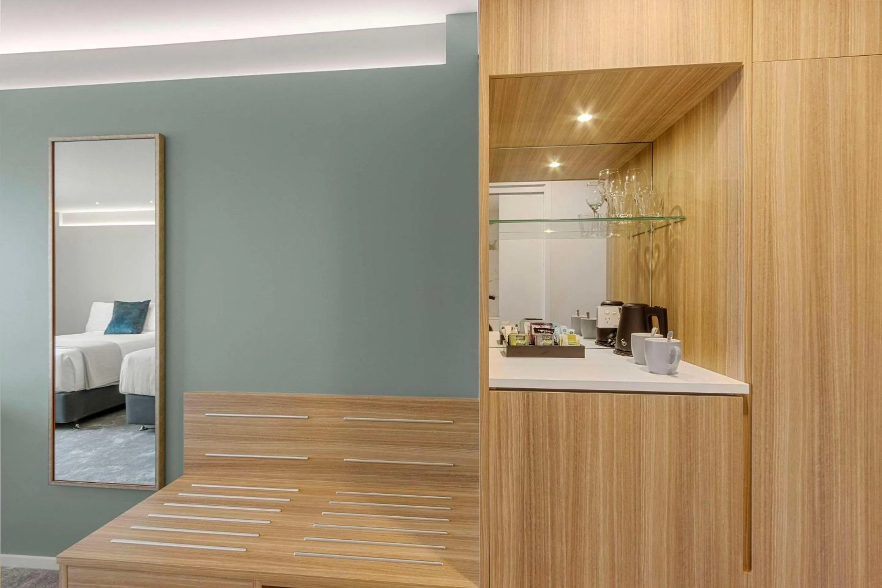 Superior Queen Room in Quality Hotel Elms