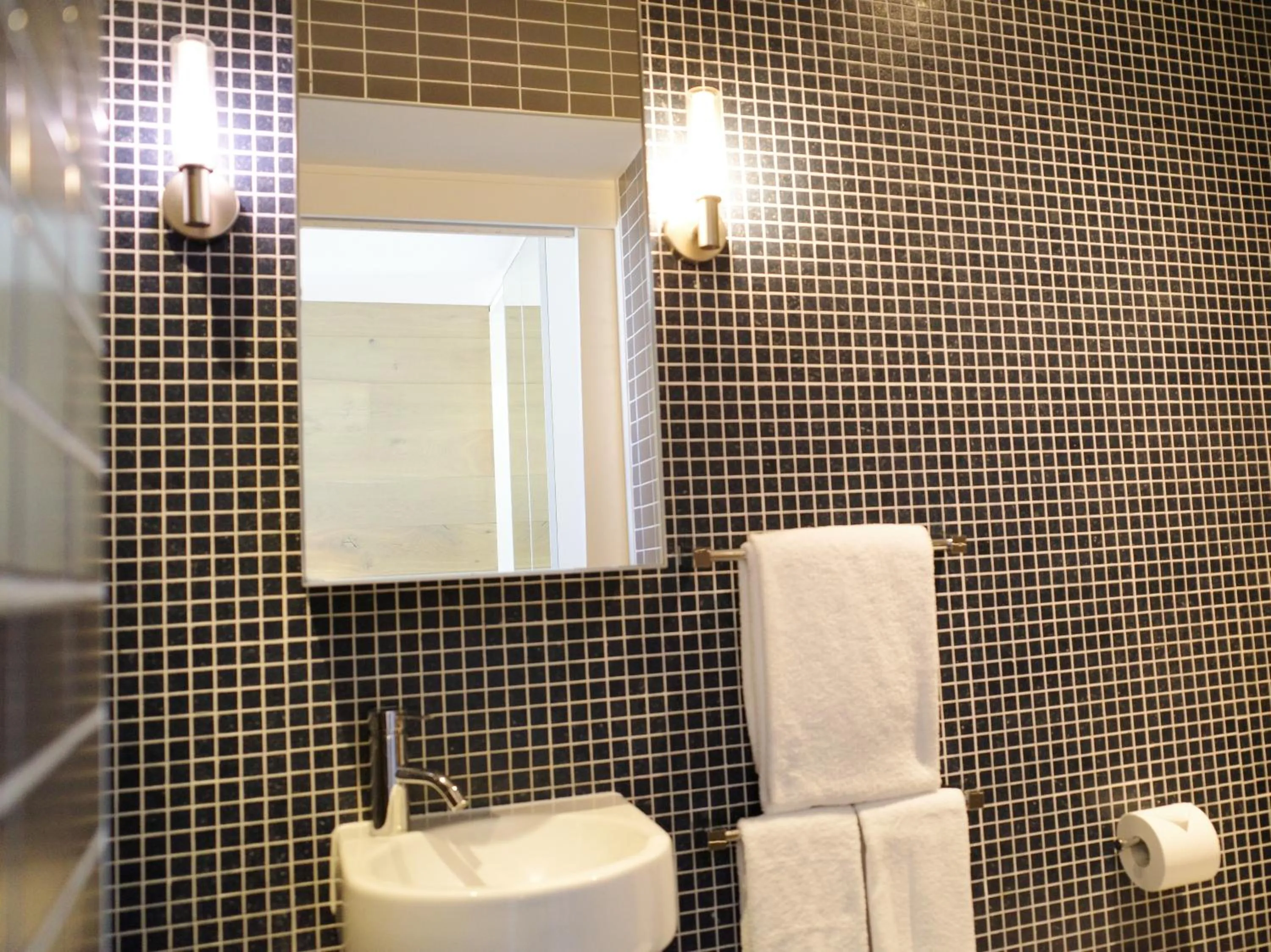 Superior Queen and Single in Crown Hotel Surry Hills