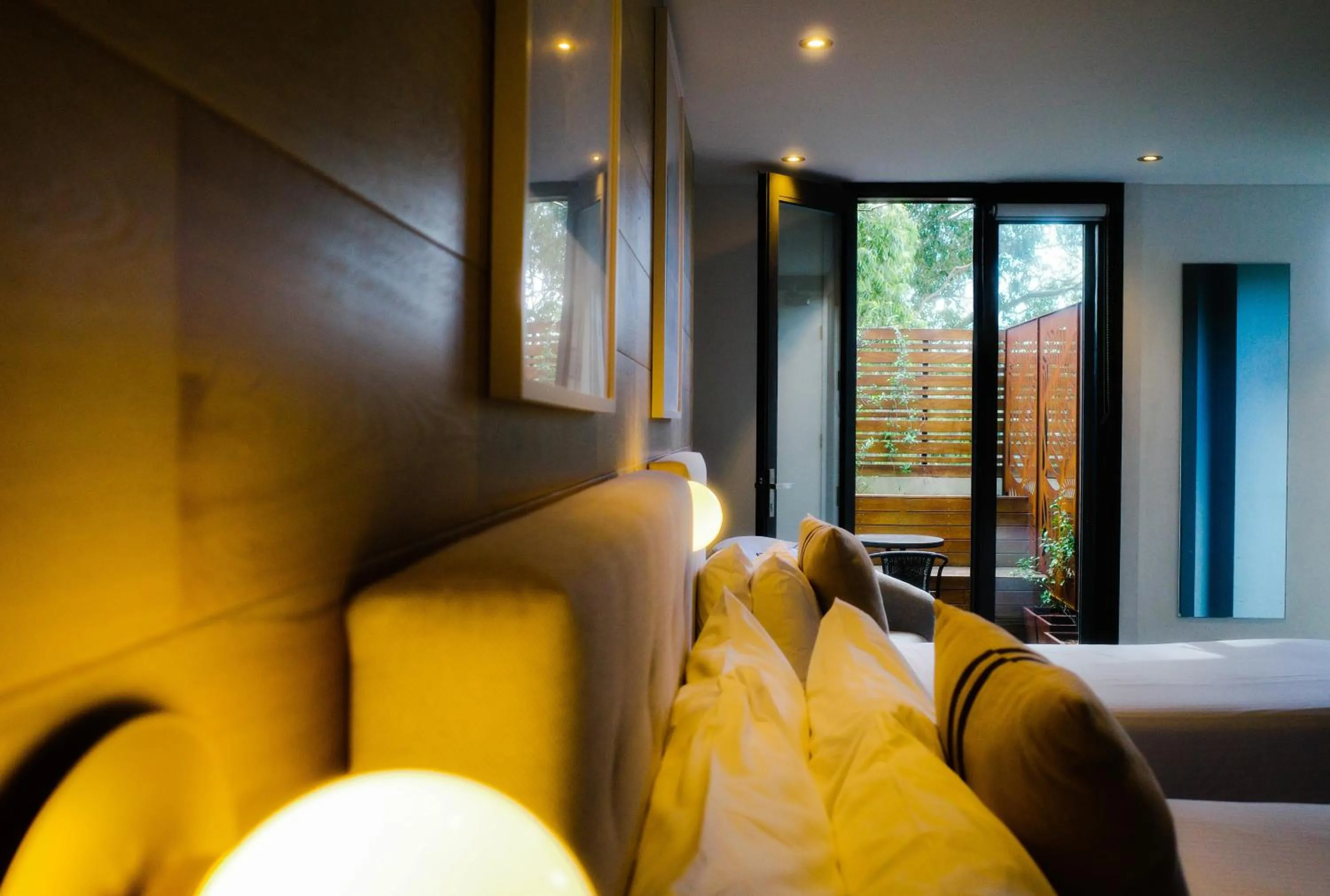 Deluxe Queen and Single (Private Balcony) in Crown Hotel Surry Hills