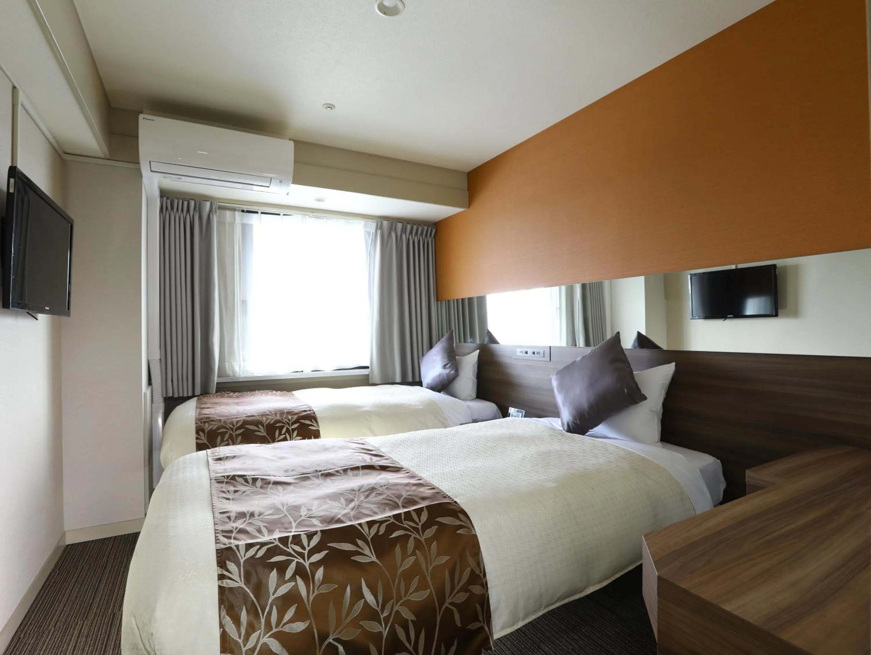 Economy Twin Room - Smoking in The Hedistar Hotel Narita