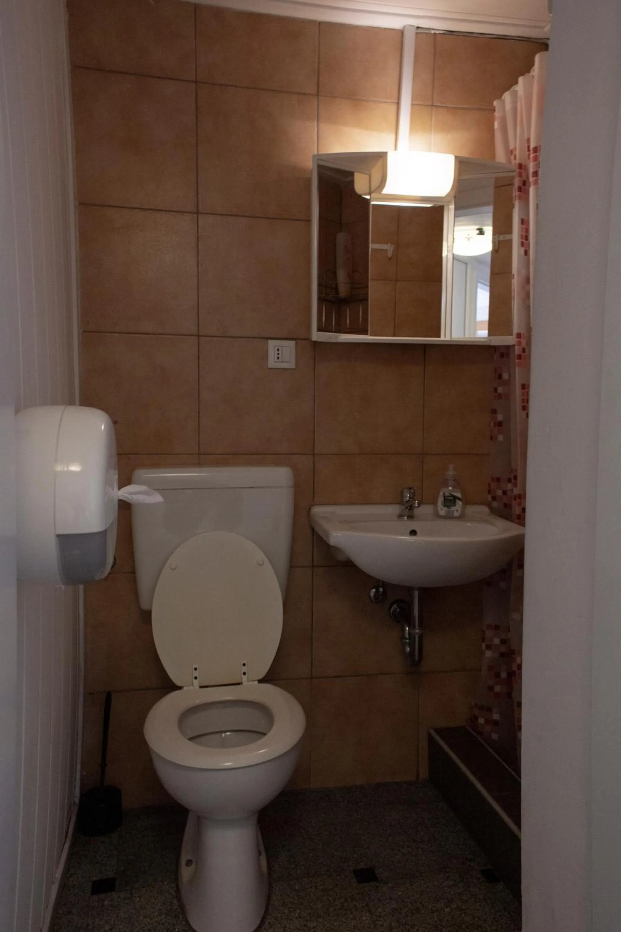 Basic Triple Room in Hostel 24