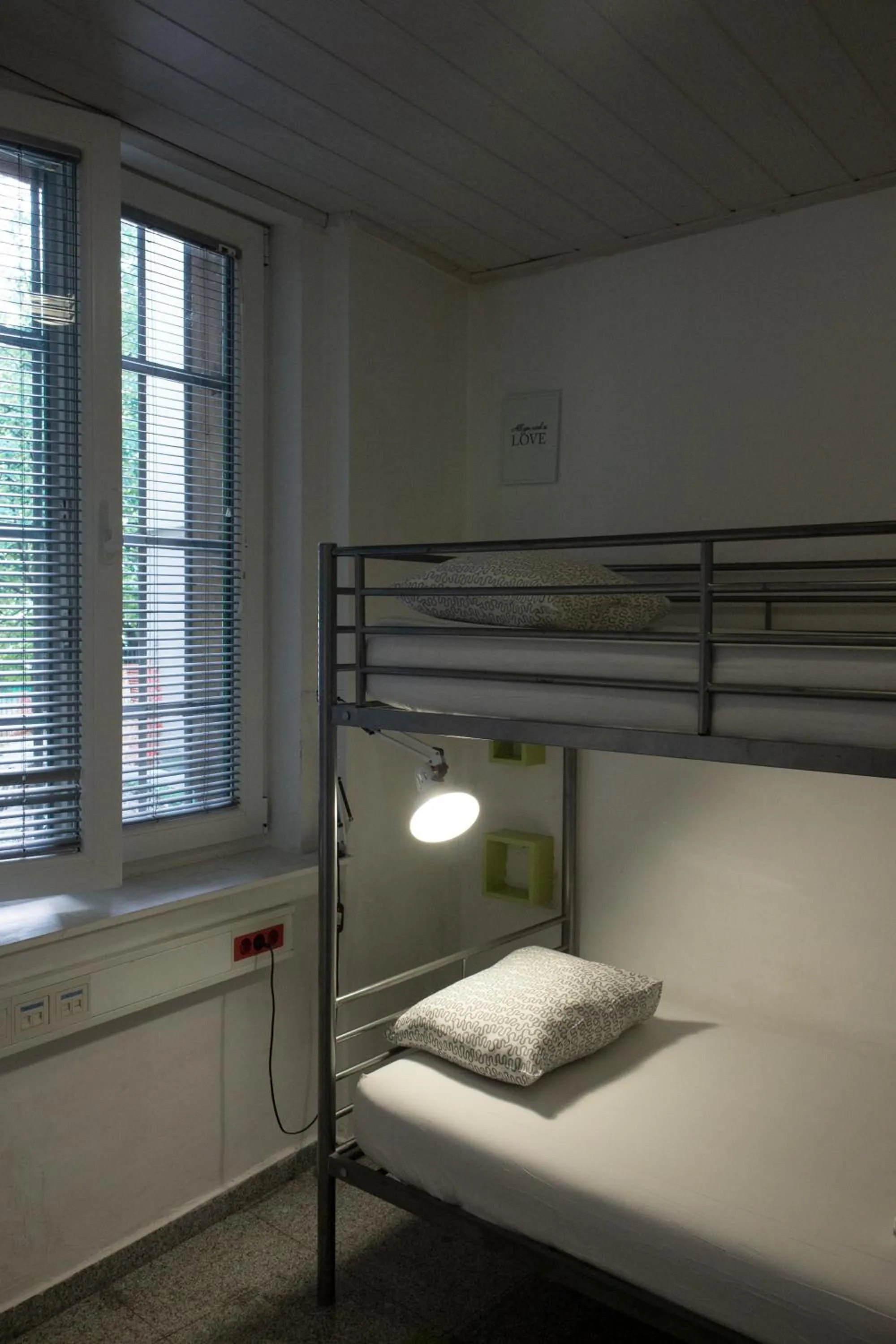 Standard Twin Room in Hostel 24