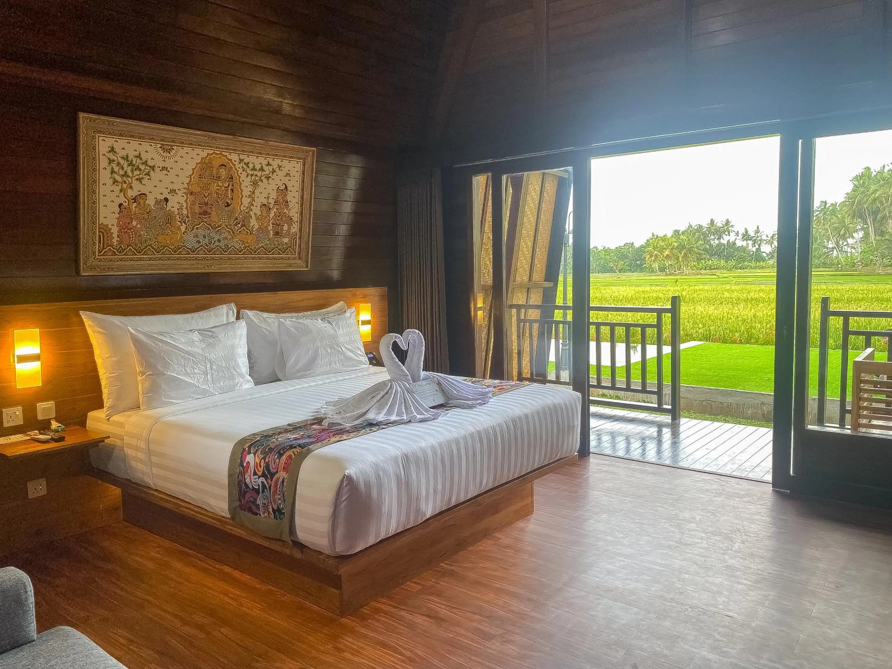 Suite Room With Rice field View in Adil Villa & Resort