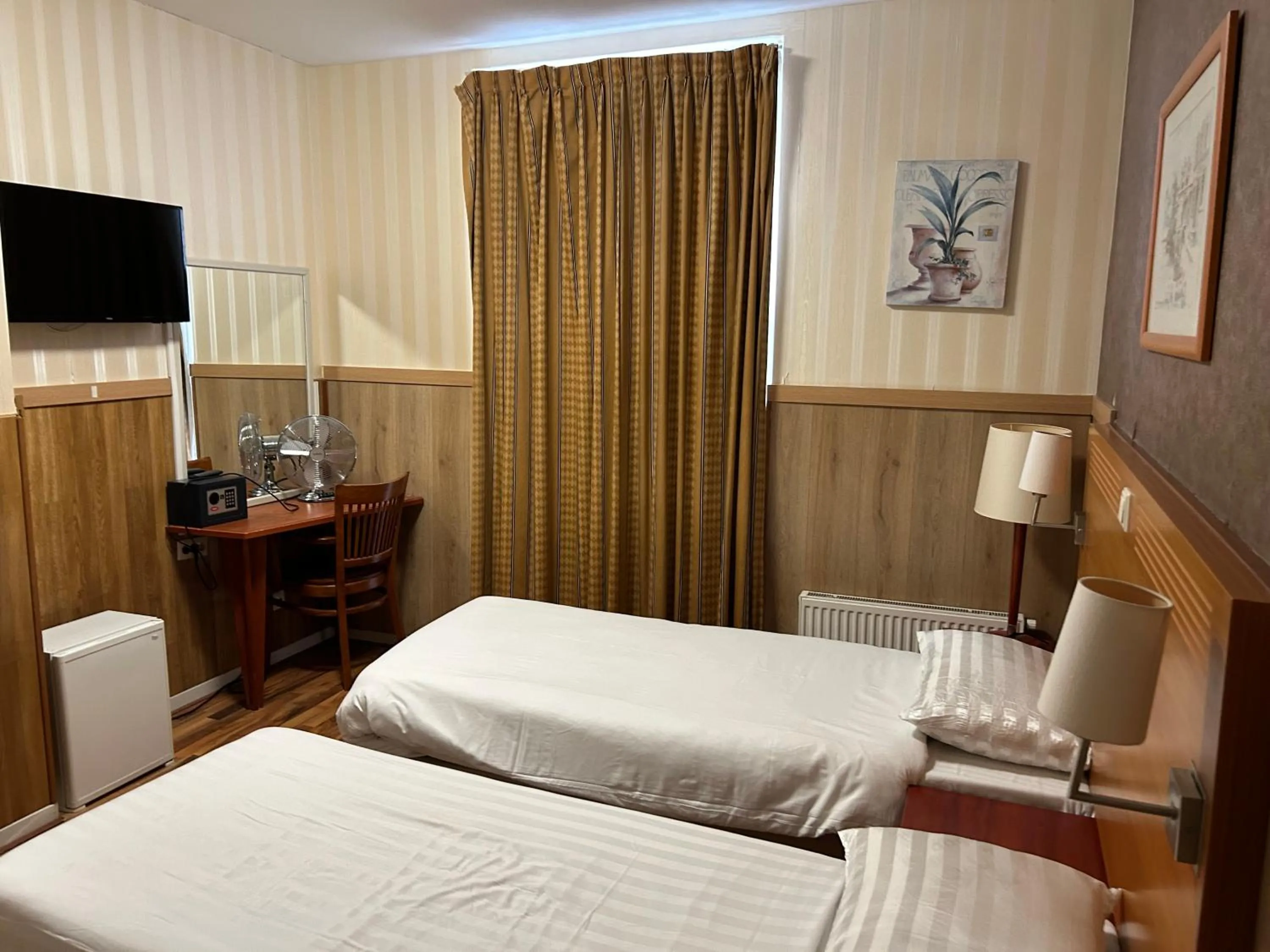 Twin Room in Hotel Isis