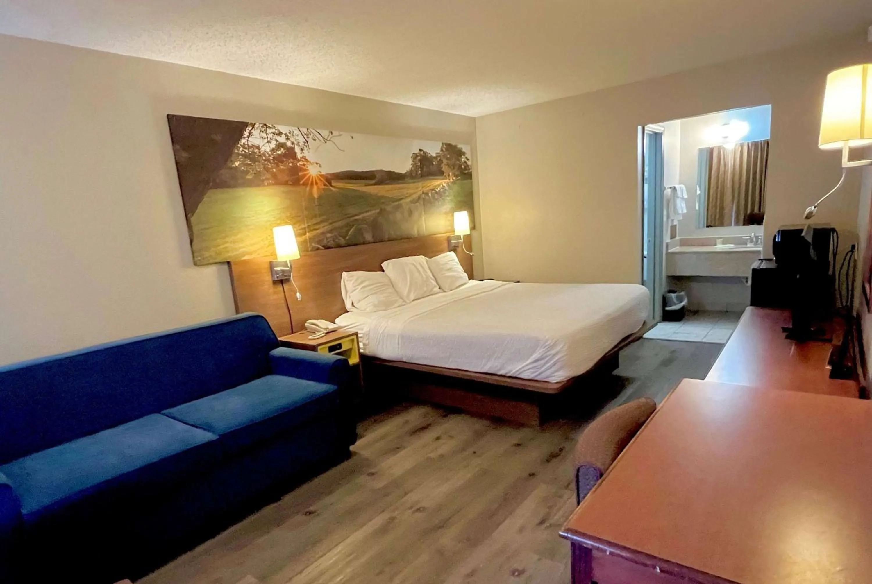 King Room - Non-Smoking in Days Inn by Wyndham Ashland