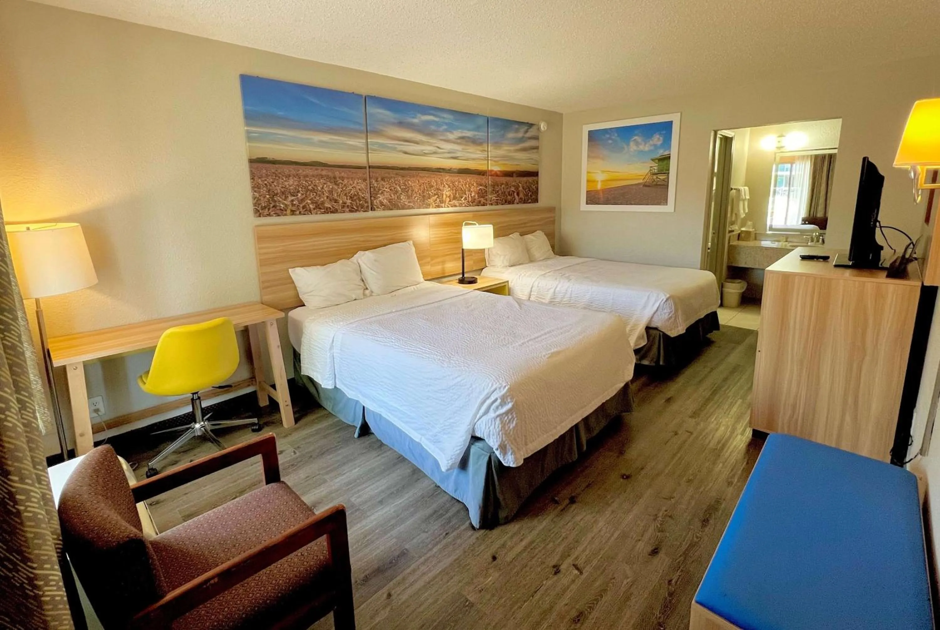 Standard Double Room with Two Double Beds - Smoking in Days Inn by Wyndham Ashland