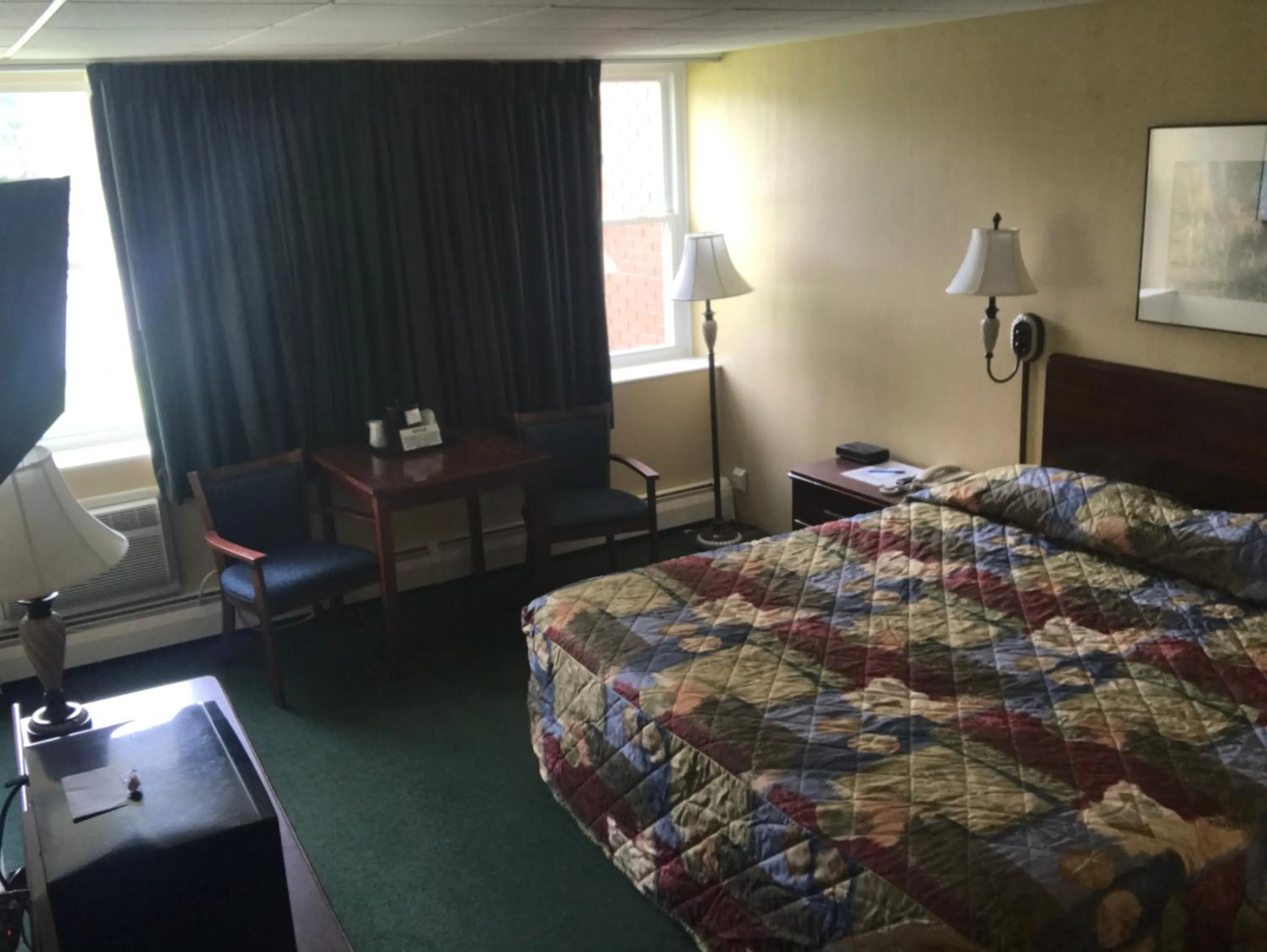 King Room in Baxter Park Inn