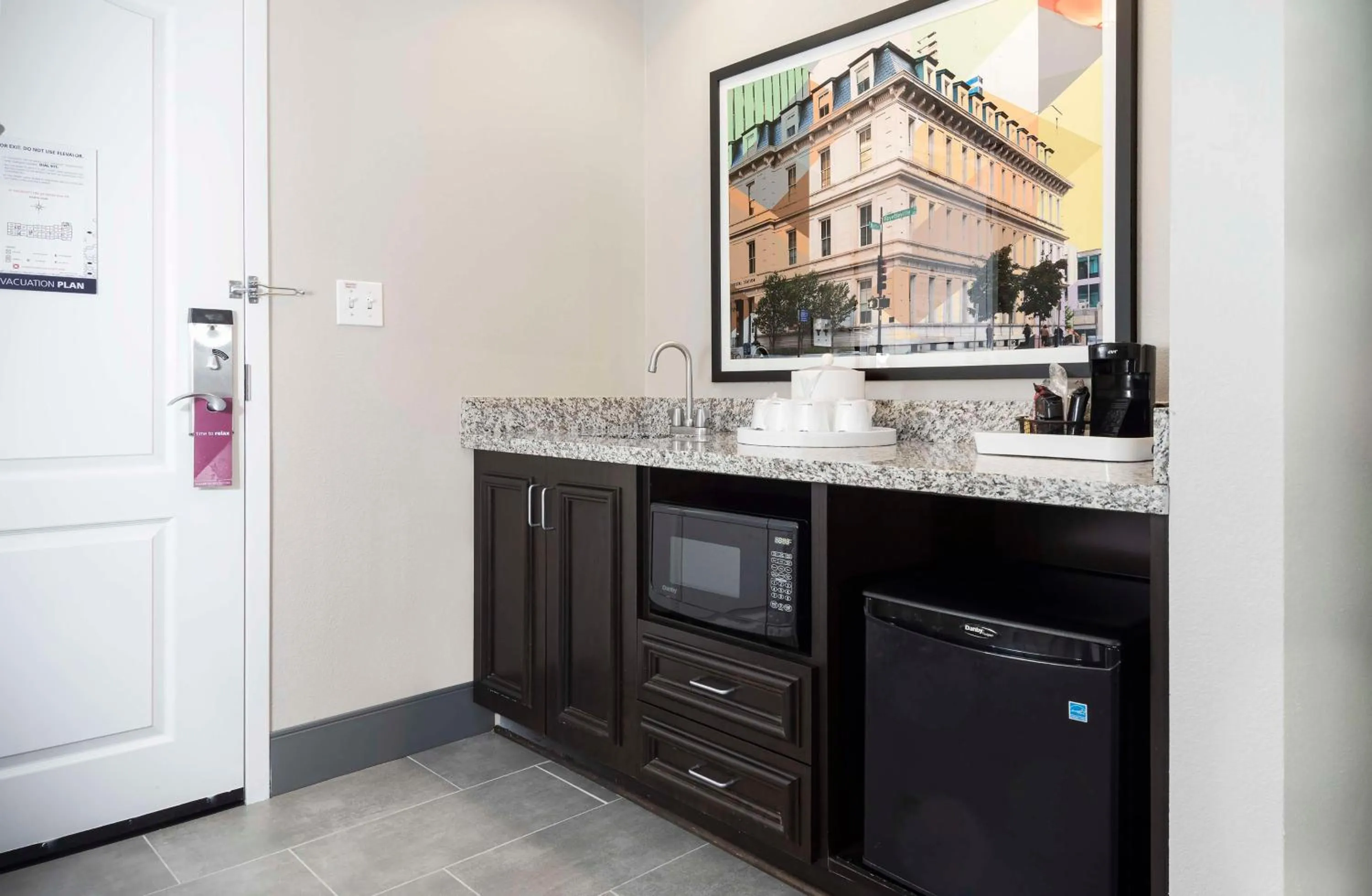 King Studio with Roll-In Shower - Mobility and Hearing Access/Non-Smoking in Hampton Inn & Suites - Raleigh Downtown