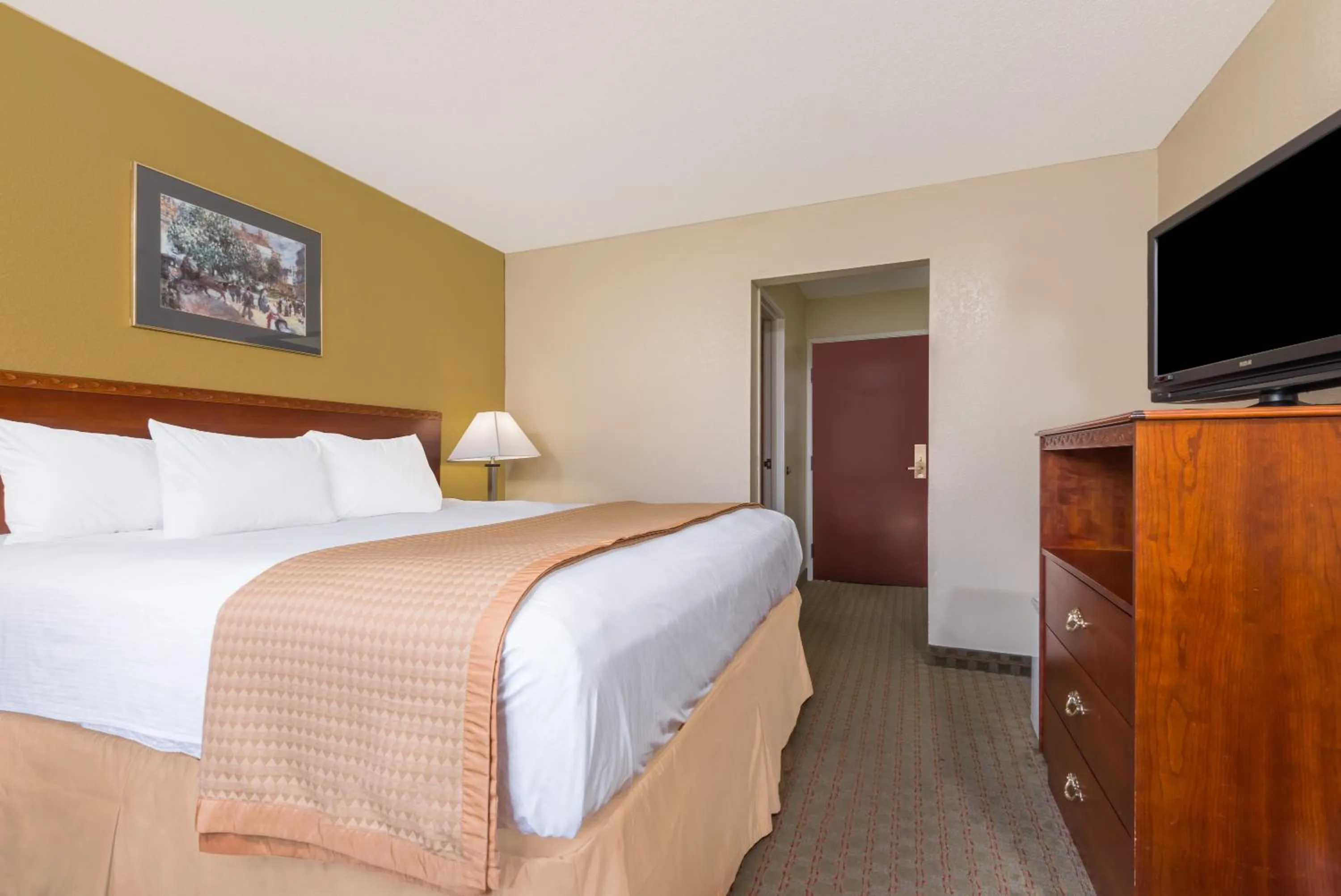 King Room - Non-Smoking in Days Inn by Wyndham Norton