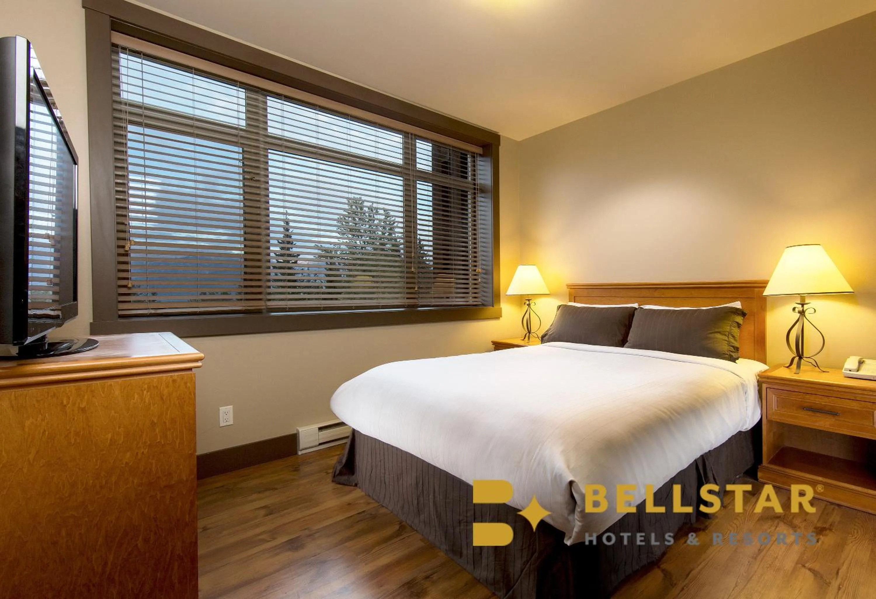 One-Bedroom Suite in Palliser Lodge — Bellstar Hotels & Resorts