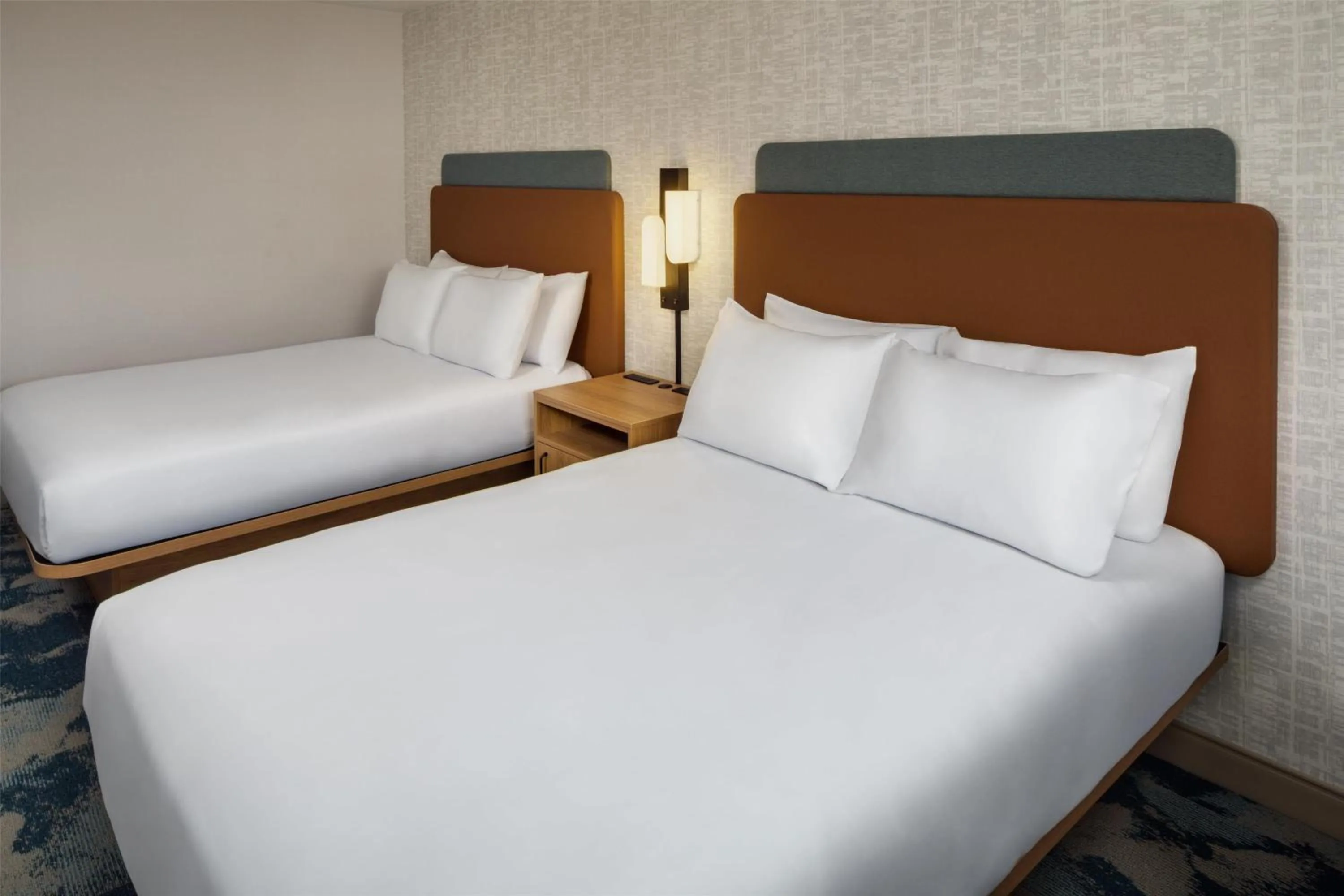Queen Room with Two Queen Beds - Hearing Access/Non-Smoking in Hampton Inn & Suites North Conway