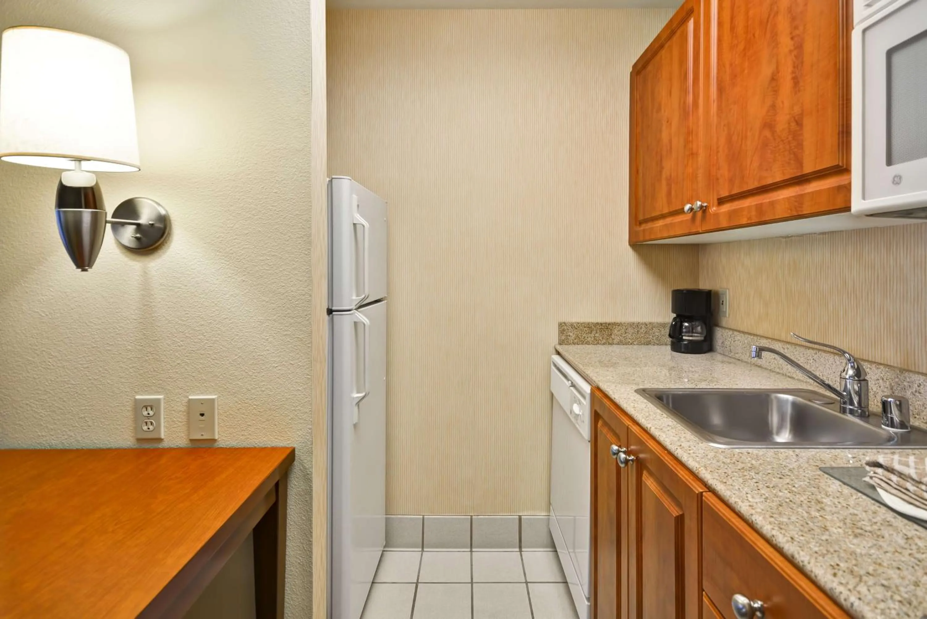 One-Bedroom King Suite - Non-Smoking in Homewood Suites by Hilton Newark-Wilmington South Area