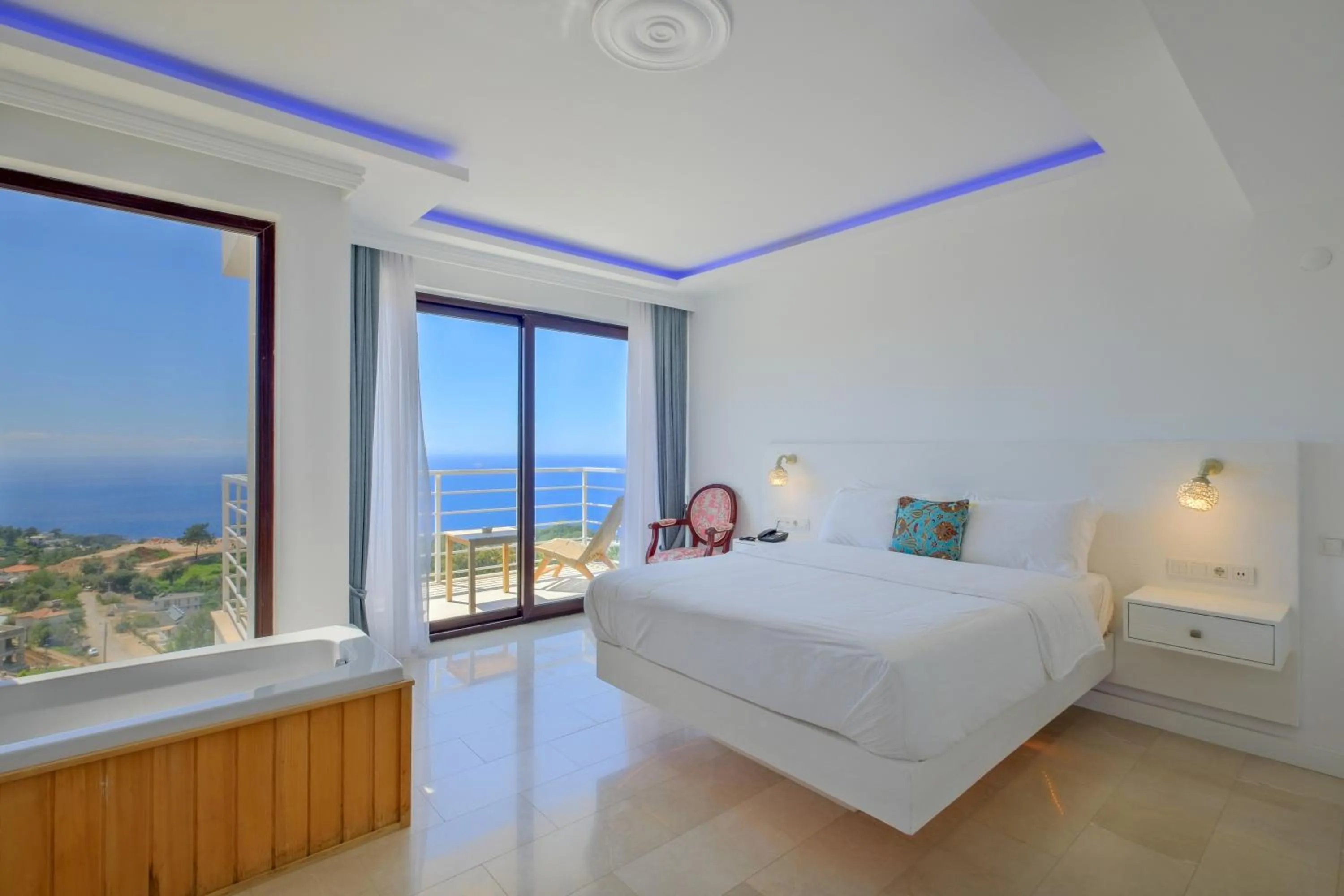 Deluxe Double Room with Bath in Highclere Hotel and Spa