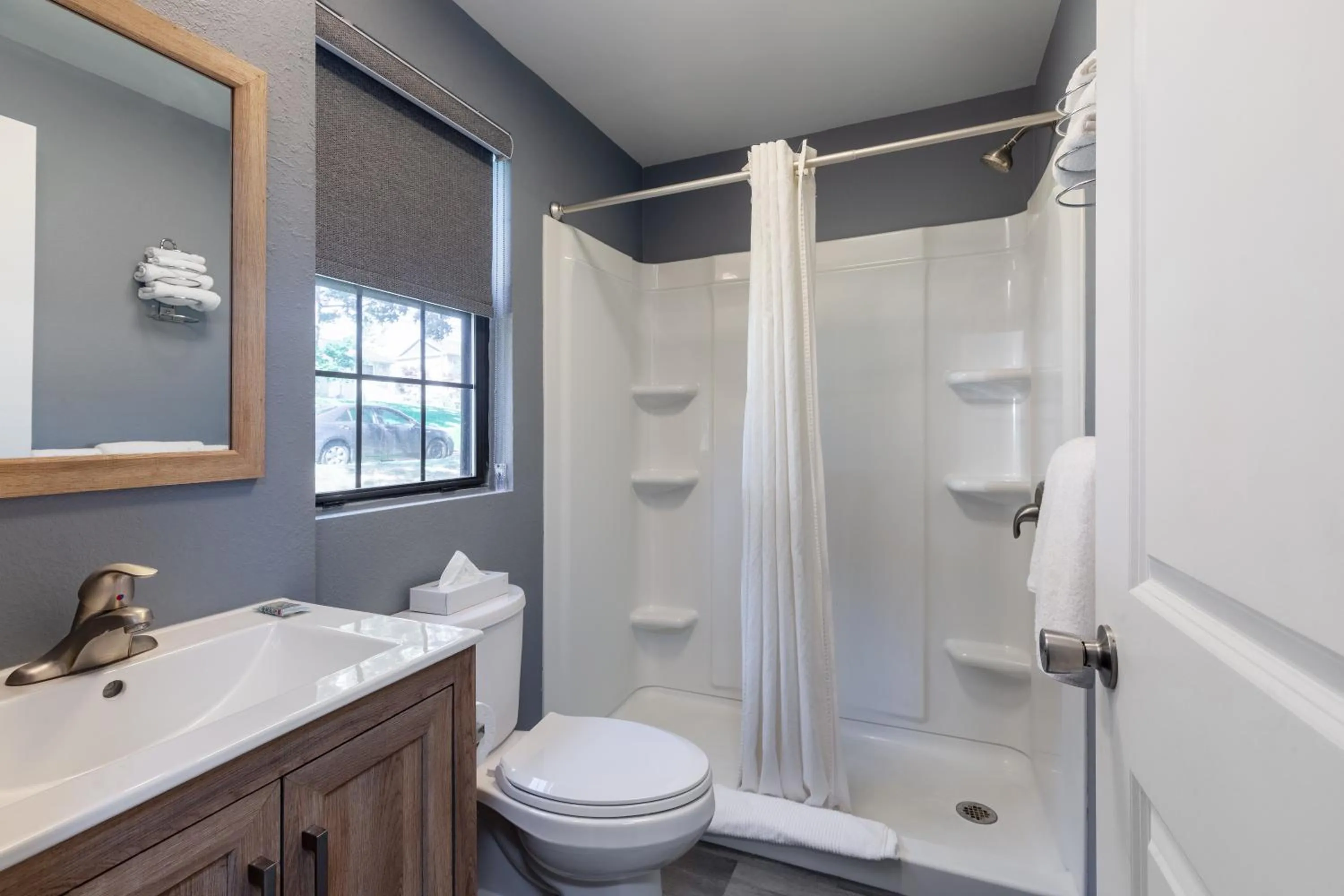 Queen Room - Non-Smoking in Knights Inn North Attleboro