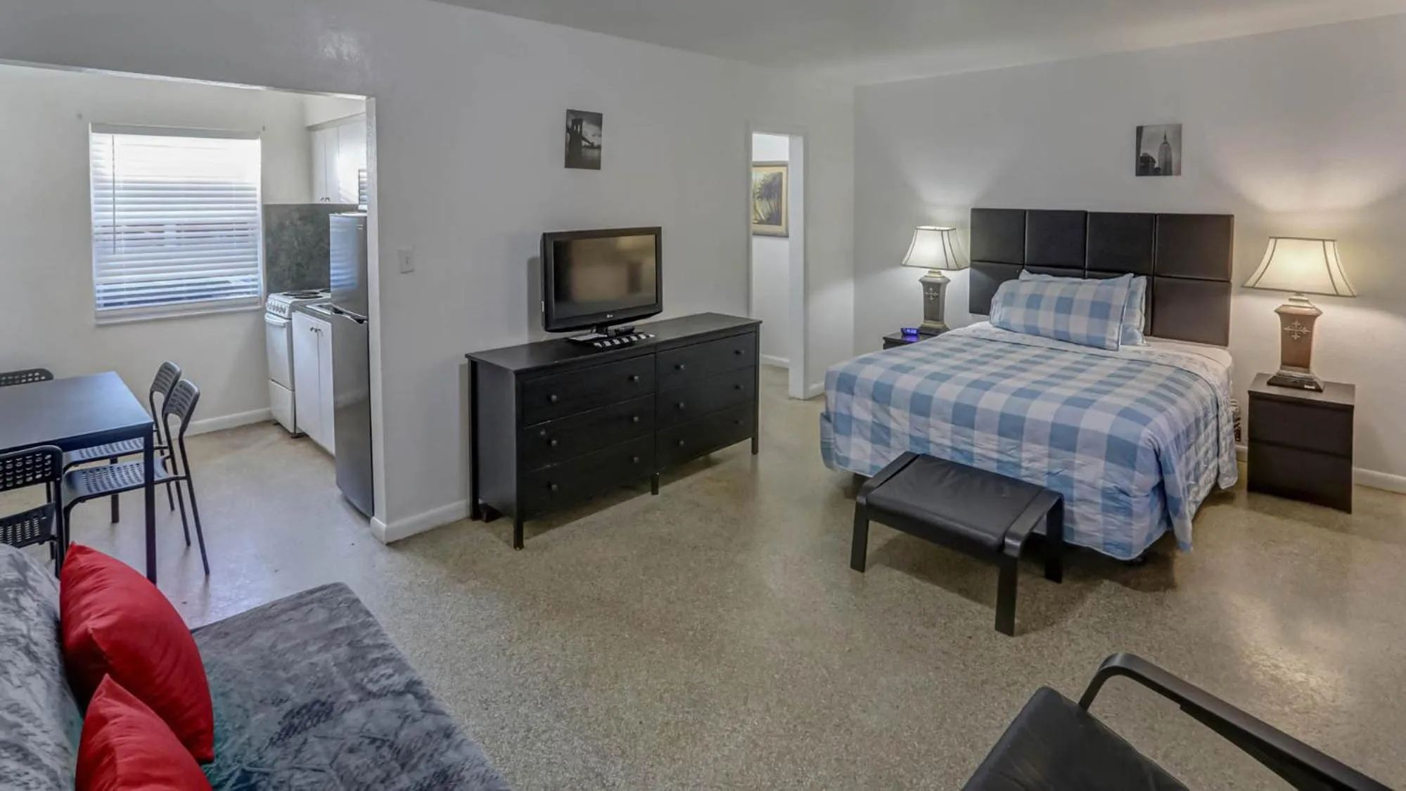 Deluxe Studio in Green Seas Motel