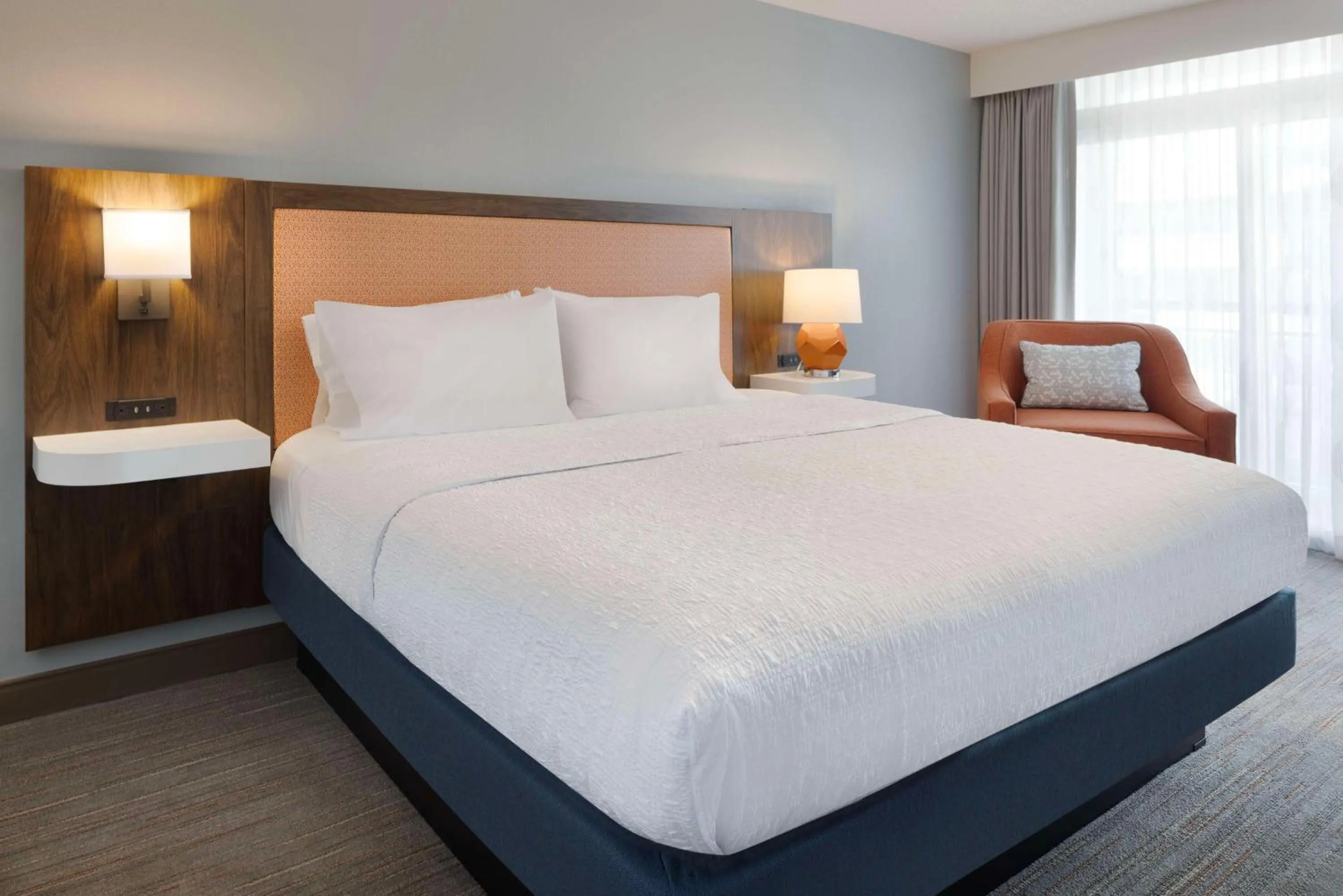 1 King 1 Bedroom Suite Oceanfront w/Kitchen in Hampton Inn & Suites Myrtle Beach Oceanfront