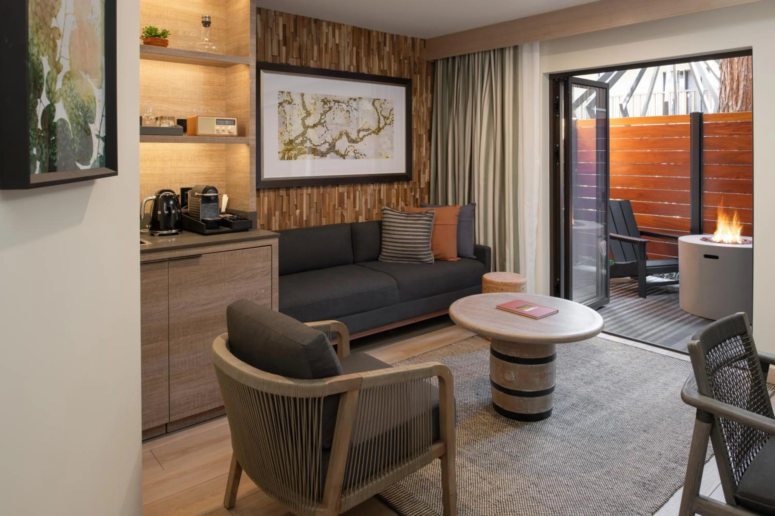 Executive King Suite with Soaking Tub - Poolside View in Embassy Suites by Hilton Napa Valley