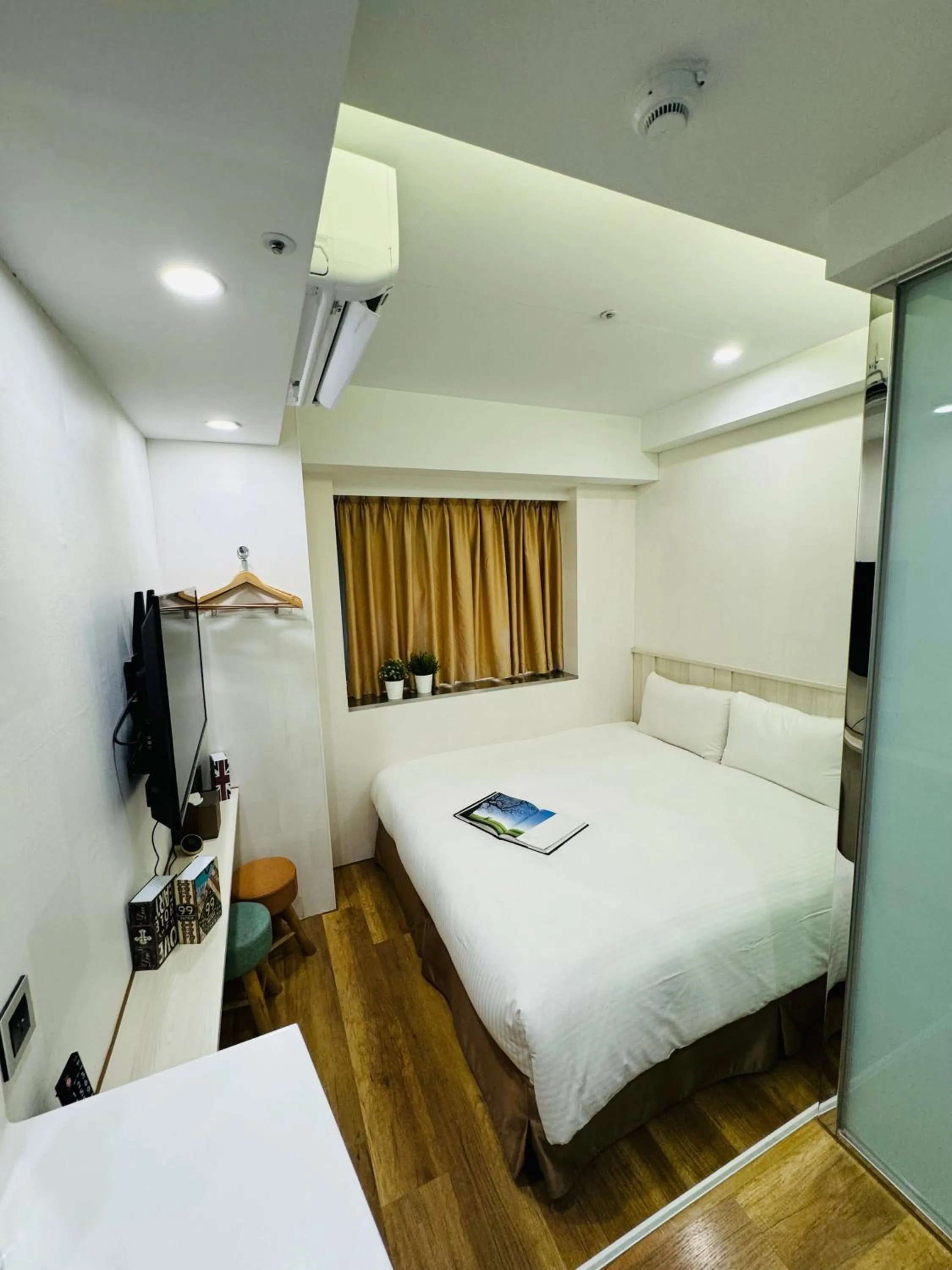 Superior Double Room with City View in Apause Inn
