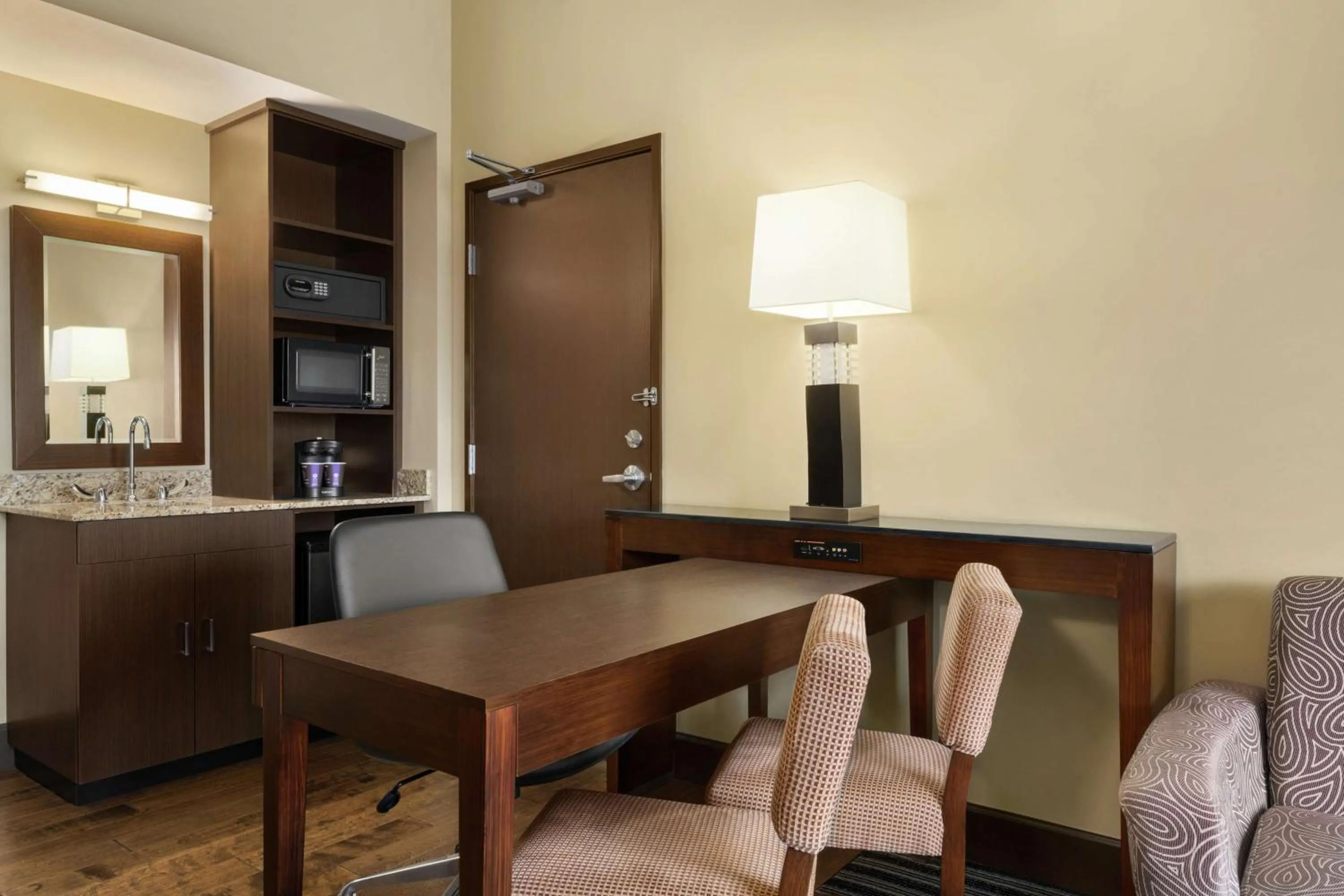 King Room with Roll-In Shower - Mobility/Hearing Accessible in Embassy Suites by Hilton Salt Lake West Valley City