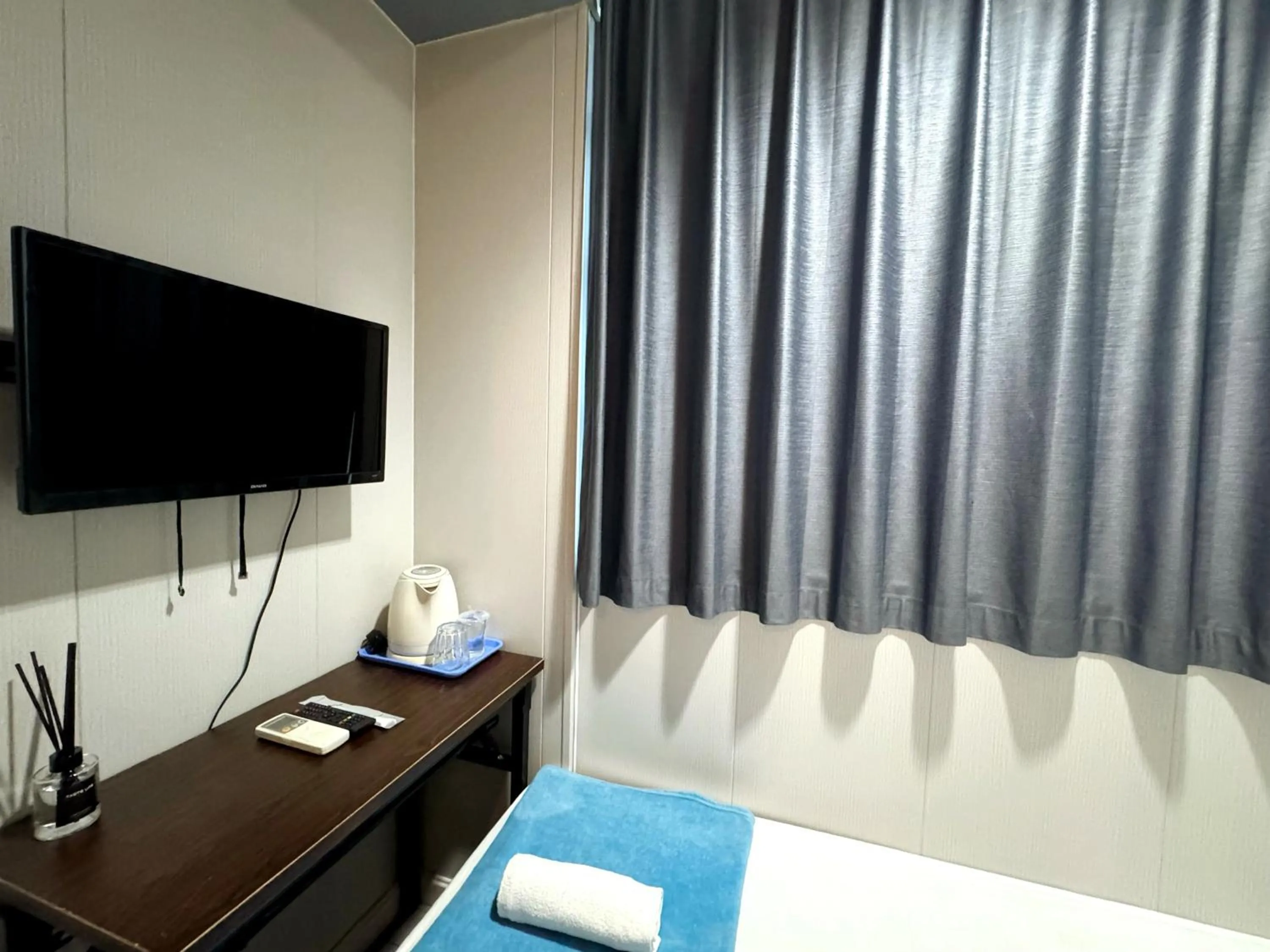 Single Room in K Hotel 14