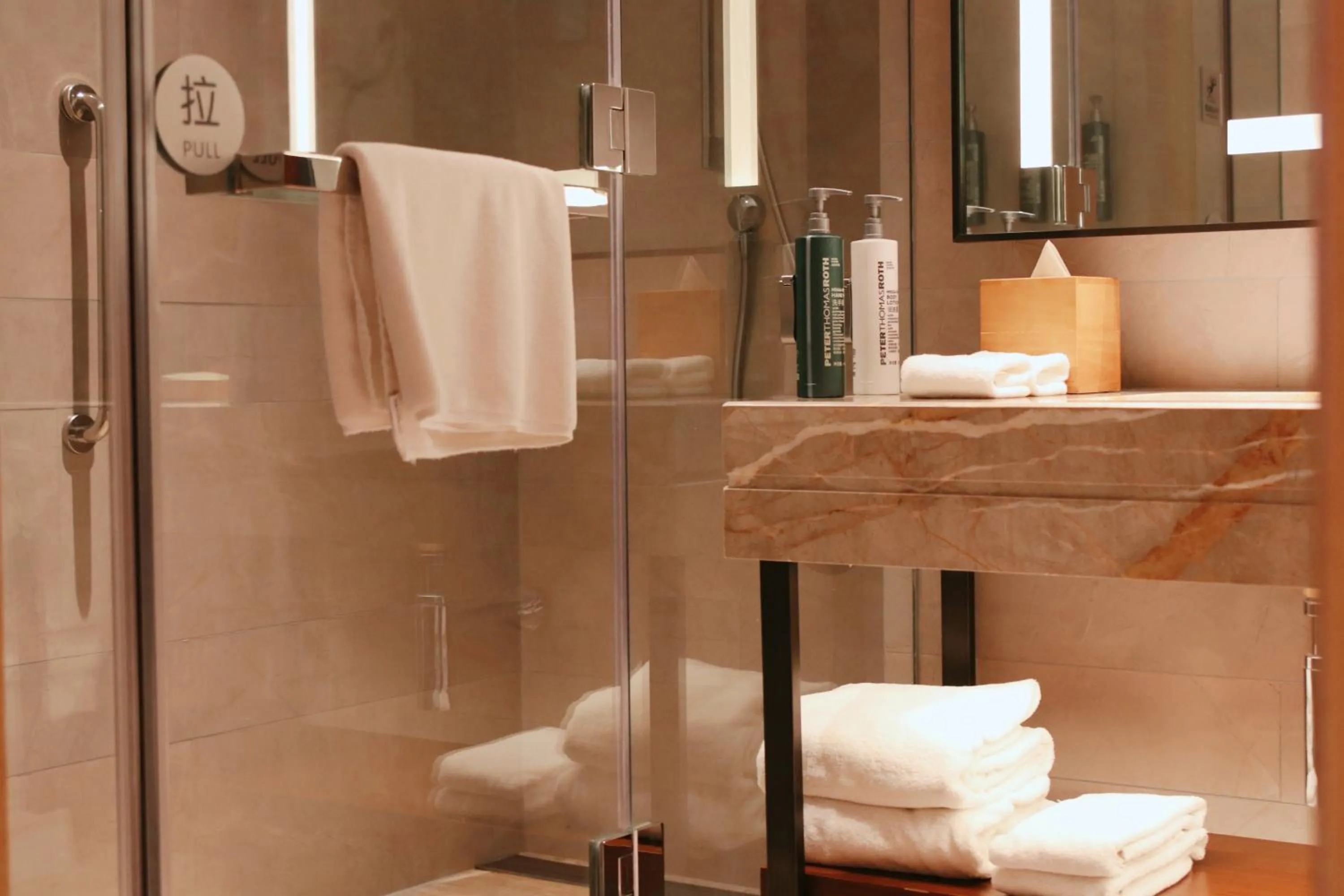 Twin Room in Hilton Garden Inn Nujiang