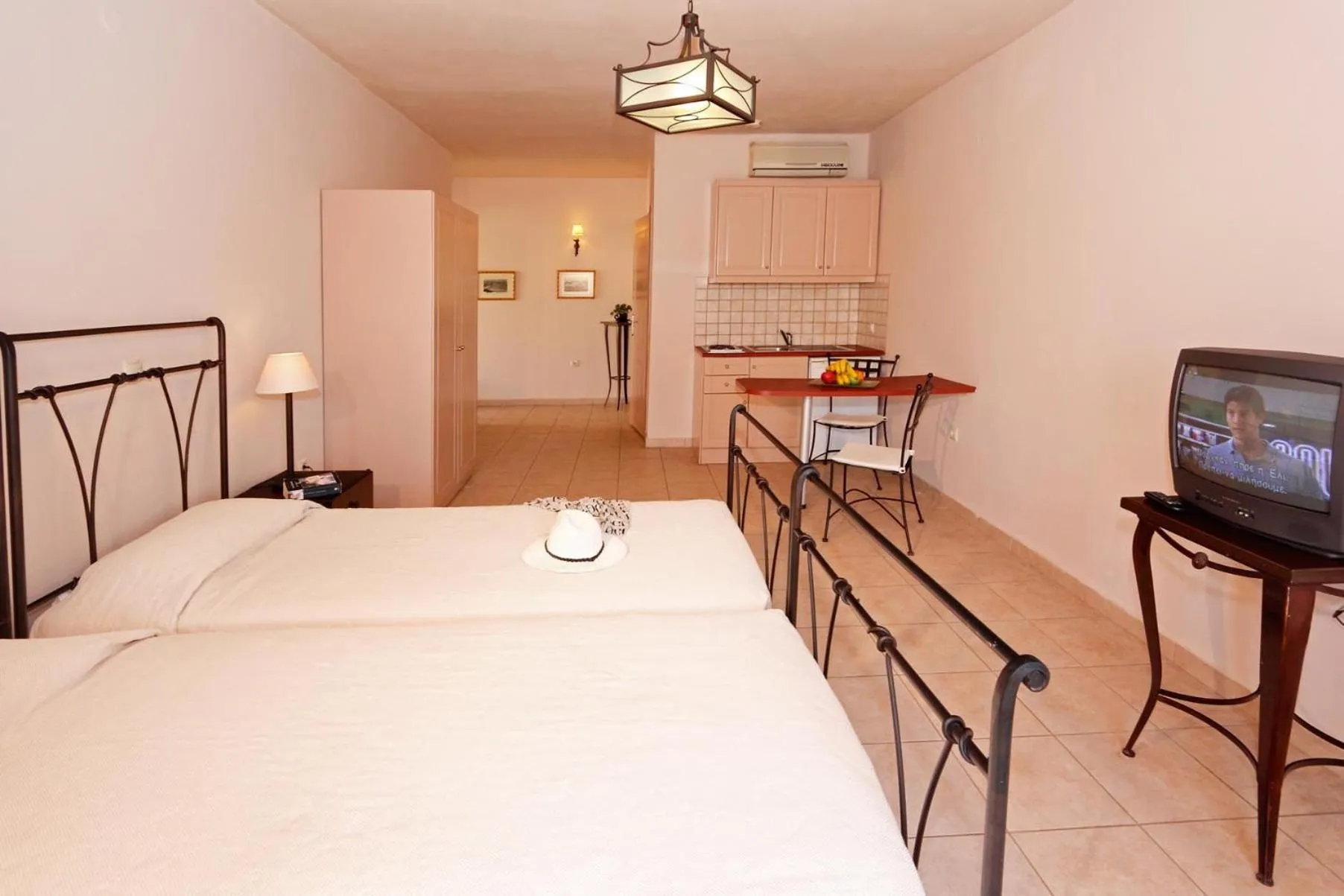 Superior Studio in Lambrinos Suites