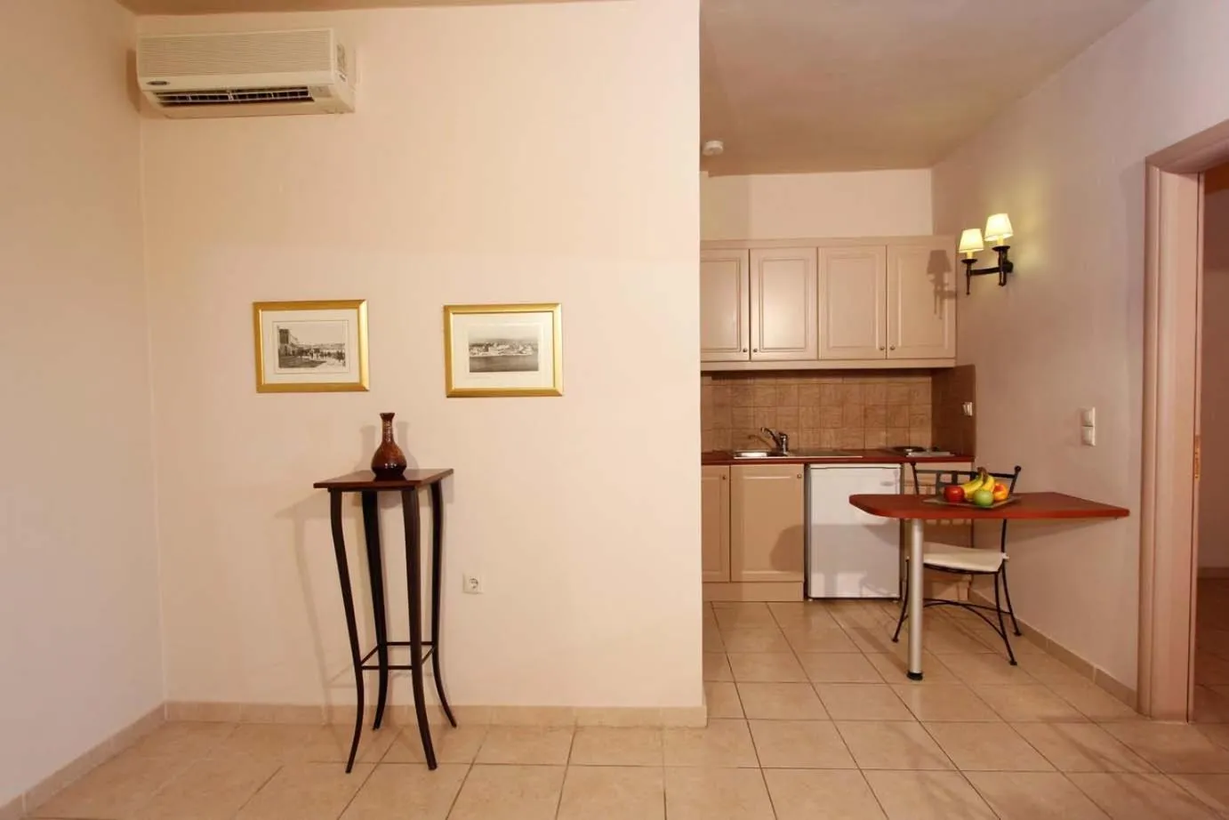Family One-Bedroom Apartment (2 Adults + 2 Children) in Lambrinos Suites